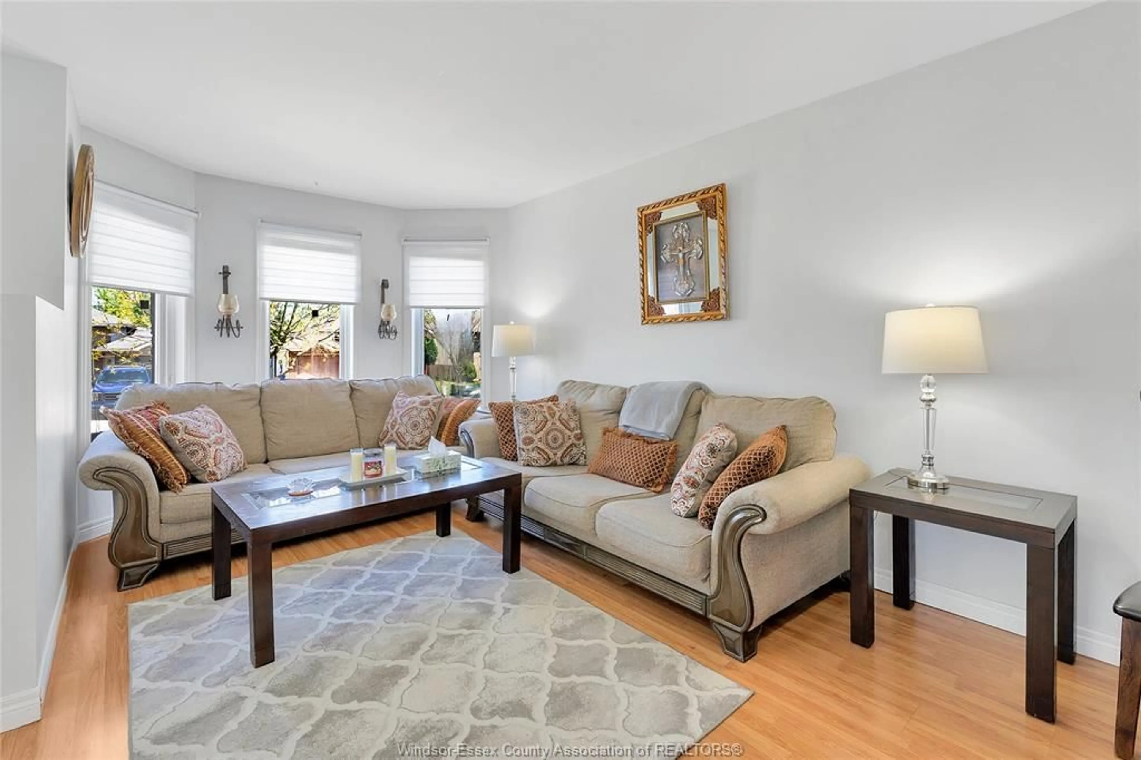 Living room with furniture, unknown for 3815 YELLOWOOD, Windsor Ontario N9E 4T2