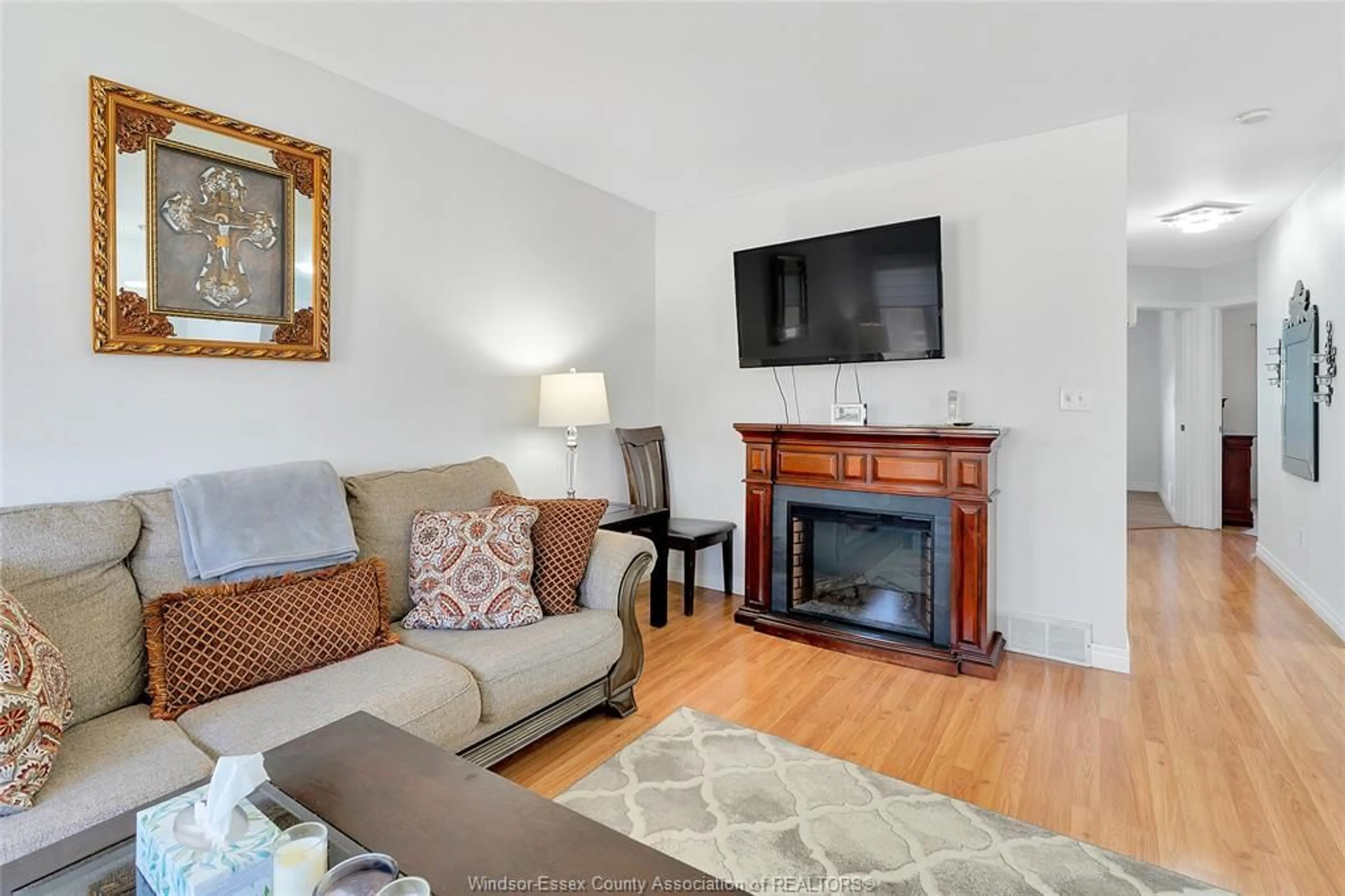 Living room with furniture, unknown for 3815 YELLOWOOD, Windsor Ontario N9E 4T2