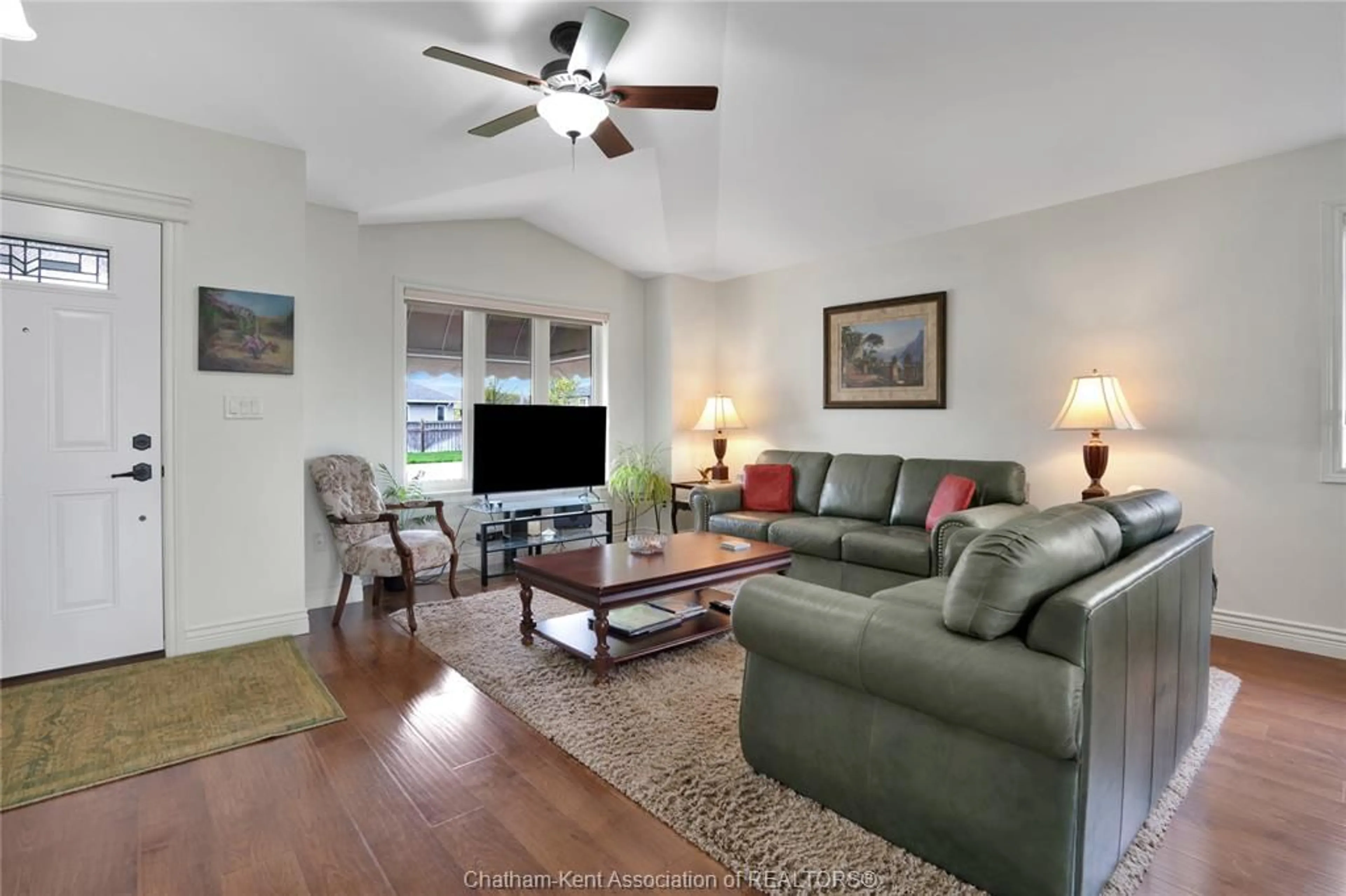 Living room with furniture, unknown for 99 Golfview Dr, Kingsville Ontario N9Y 0A6