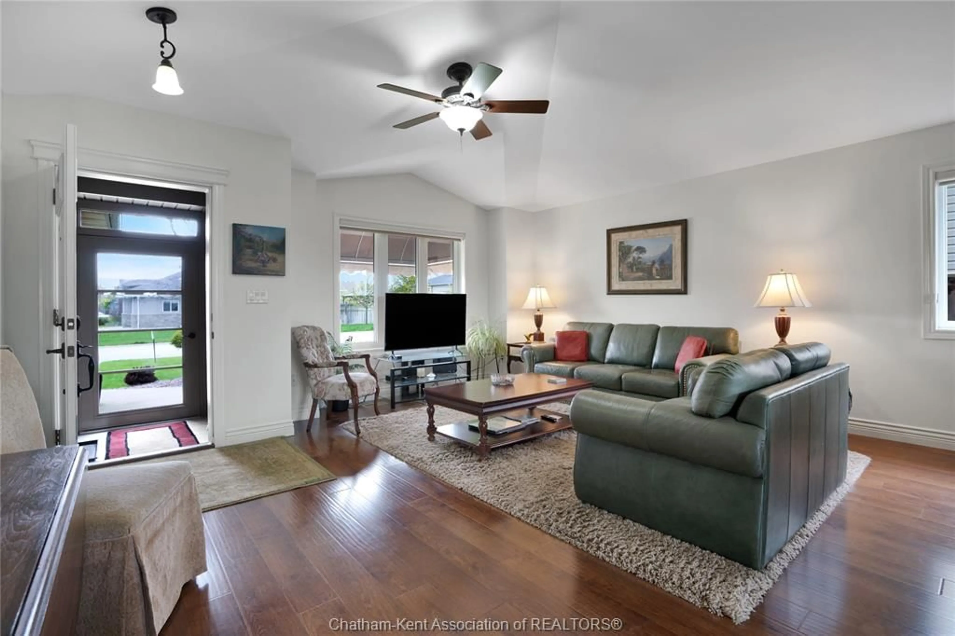 Living room with furniture, unknown for 99 Golfview Dr, Kingsville Ontario N9Y 0A6
