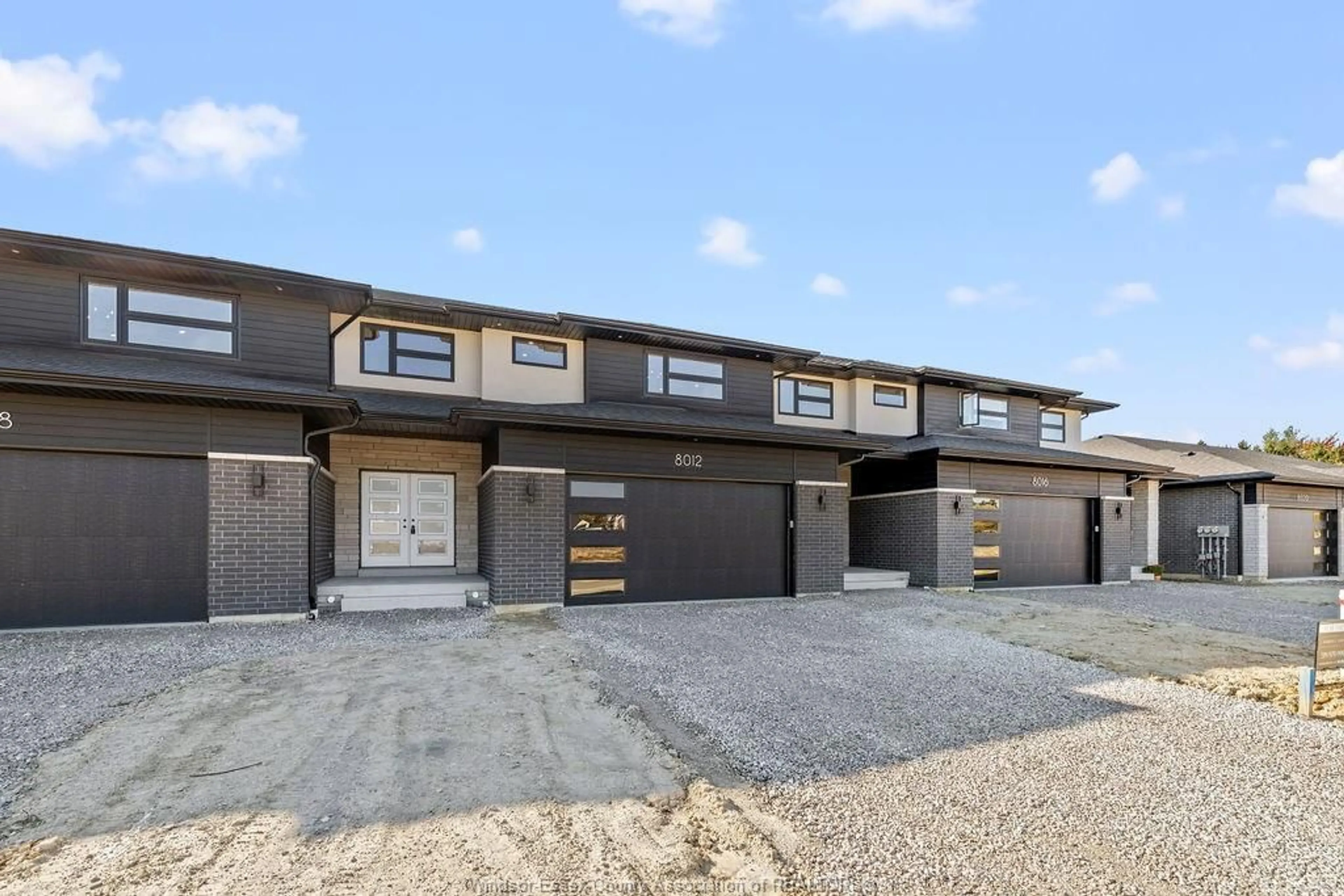 Unknown for 8036 MEO Blvd, LaSalle Ontario N9H 1H3