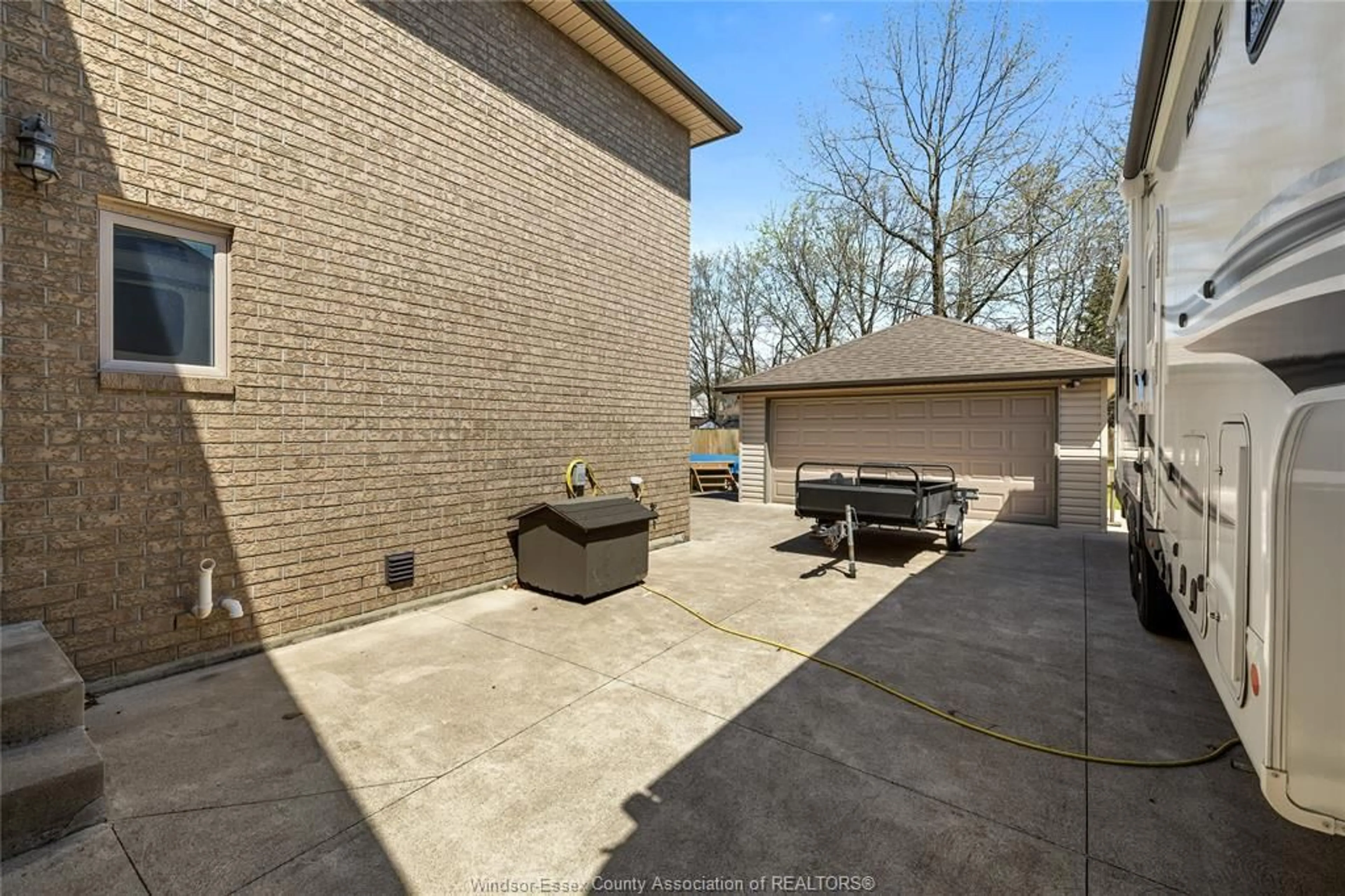 Patio, water/lake/river/ocean view for 1918 SHAWNEE, Tecumseh Ontario N8N 1S8