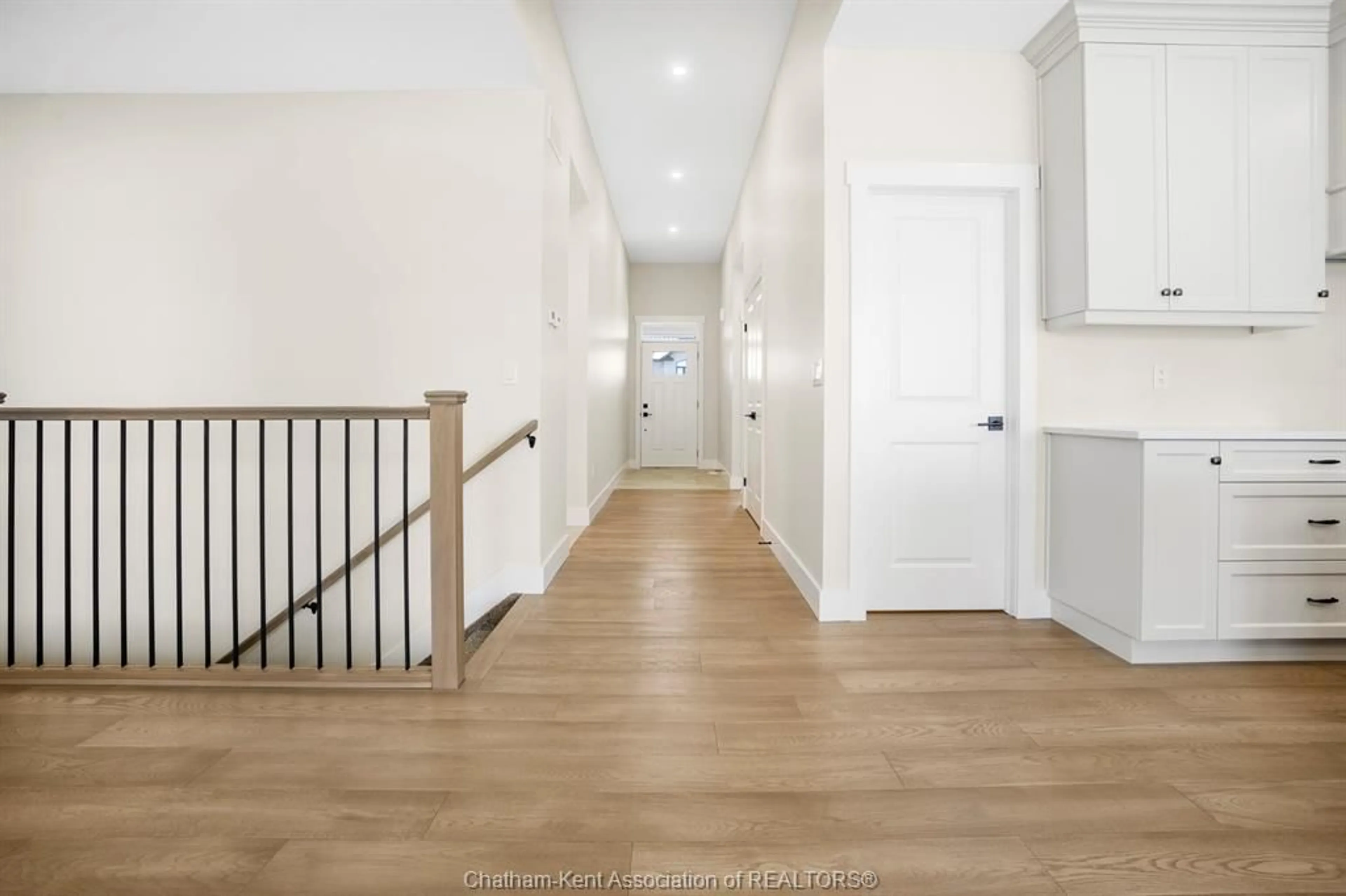 Indoor entryway for 48 Cherry Blossom Trail, Chatham Ontario N7L 0H1