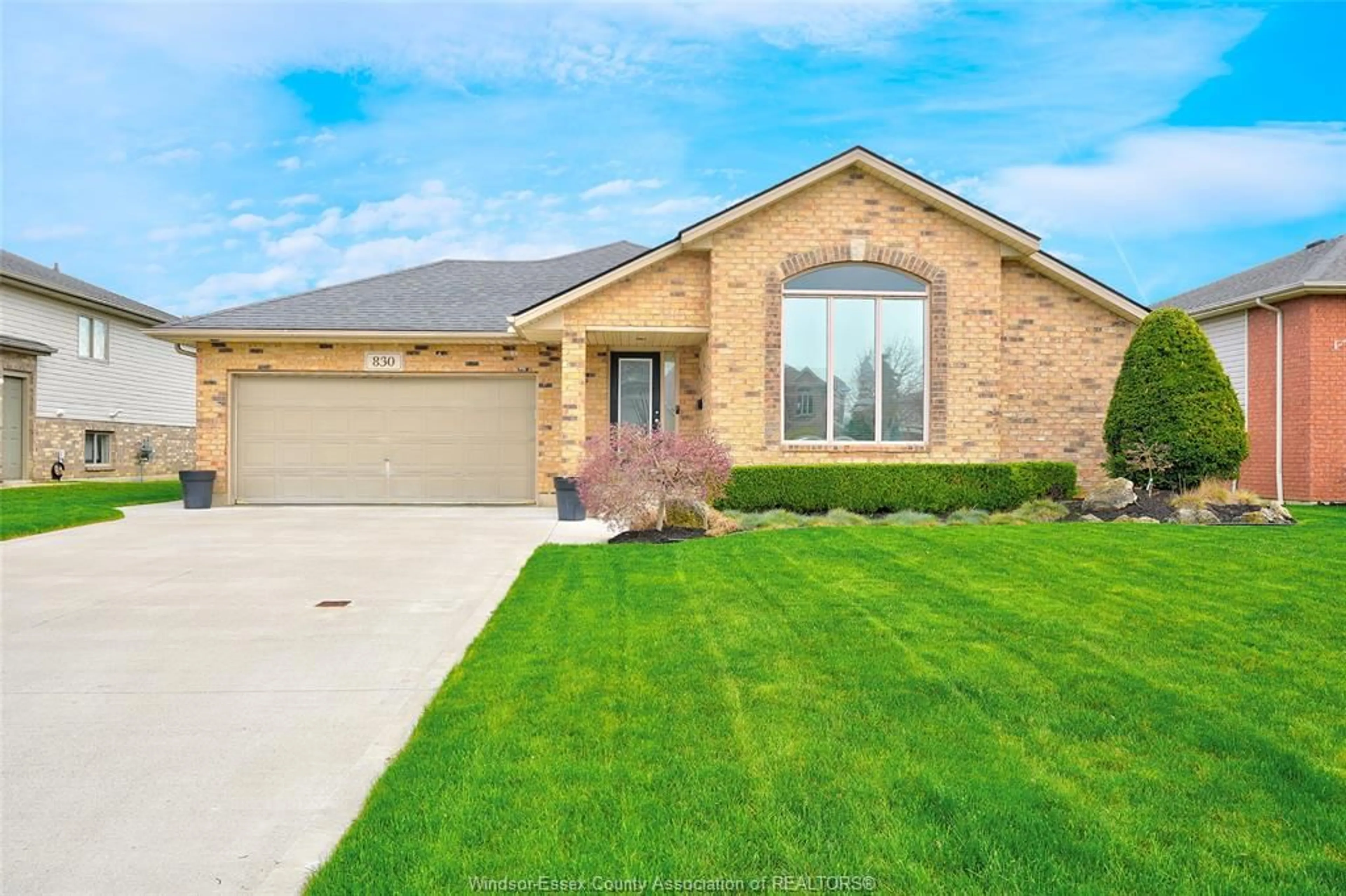 Home with brick exterior material, street for 830 COTTAGE GROVE Ave, Kingsville Ontario N9Y 3X8