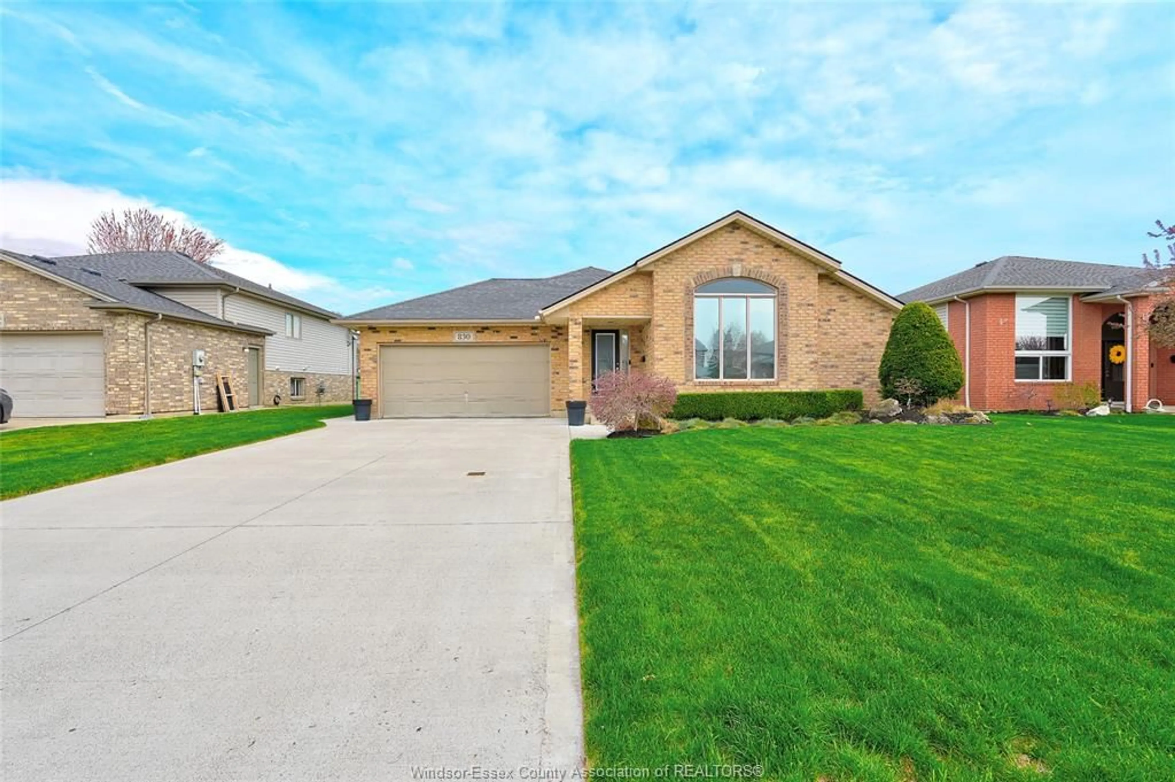 Home with brick exterior material, street for 830 COTTAGE GROVE Ave, Kingsville Ontario N9Y 3X8