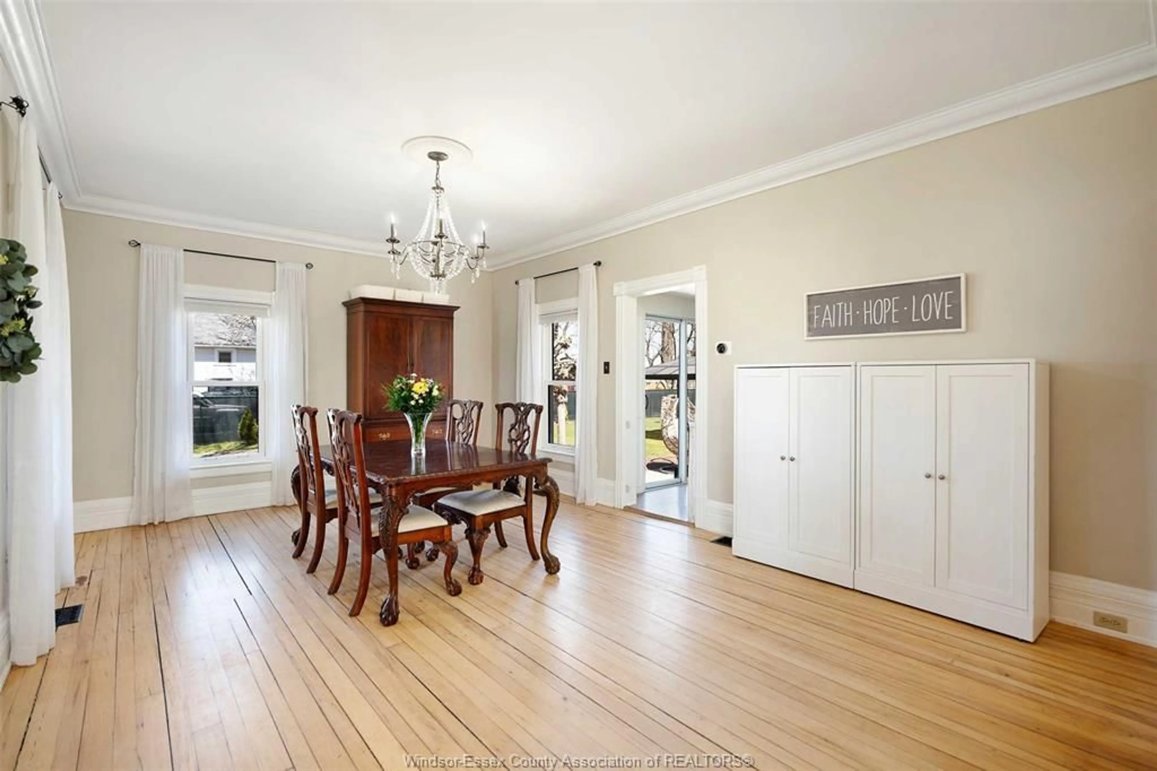 Dining room, wood/laminate floor for 5290 Huron Church Line Rd, LaSalle Ontario N9H 1H6