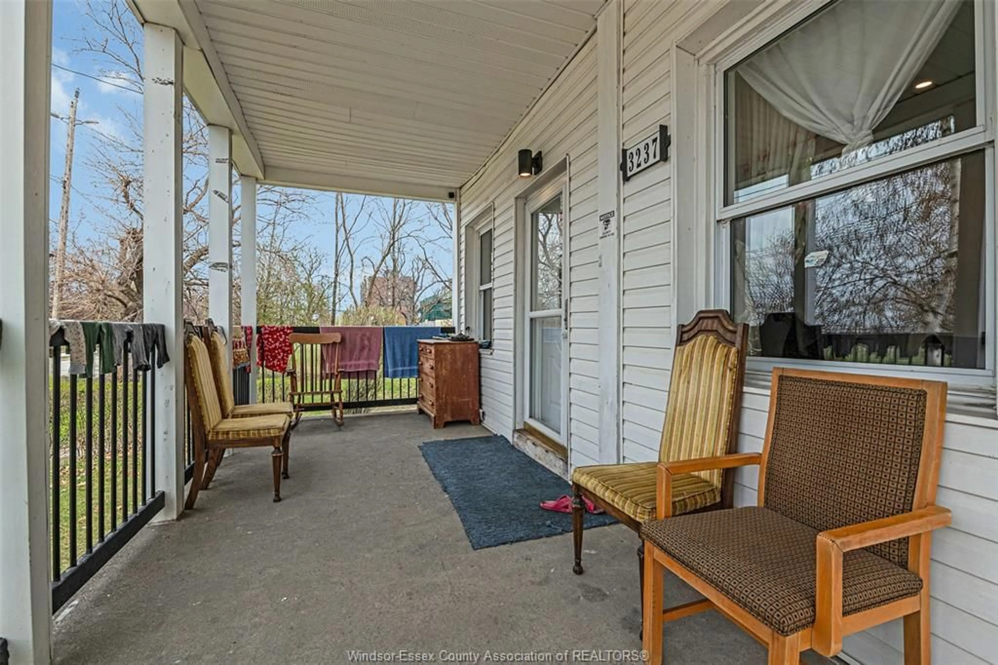 Patio, street for 3237 Russell St, Windsor Ontario N9C 1C1