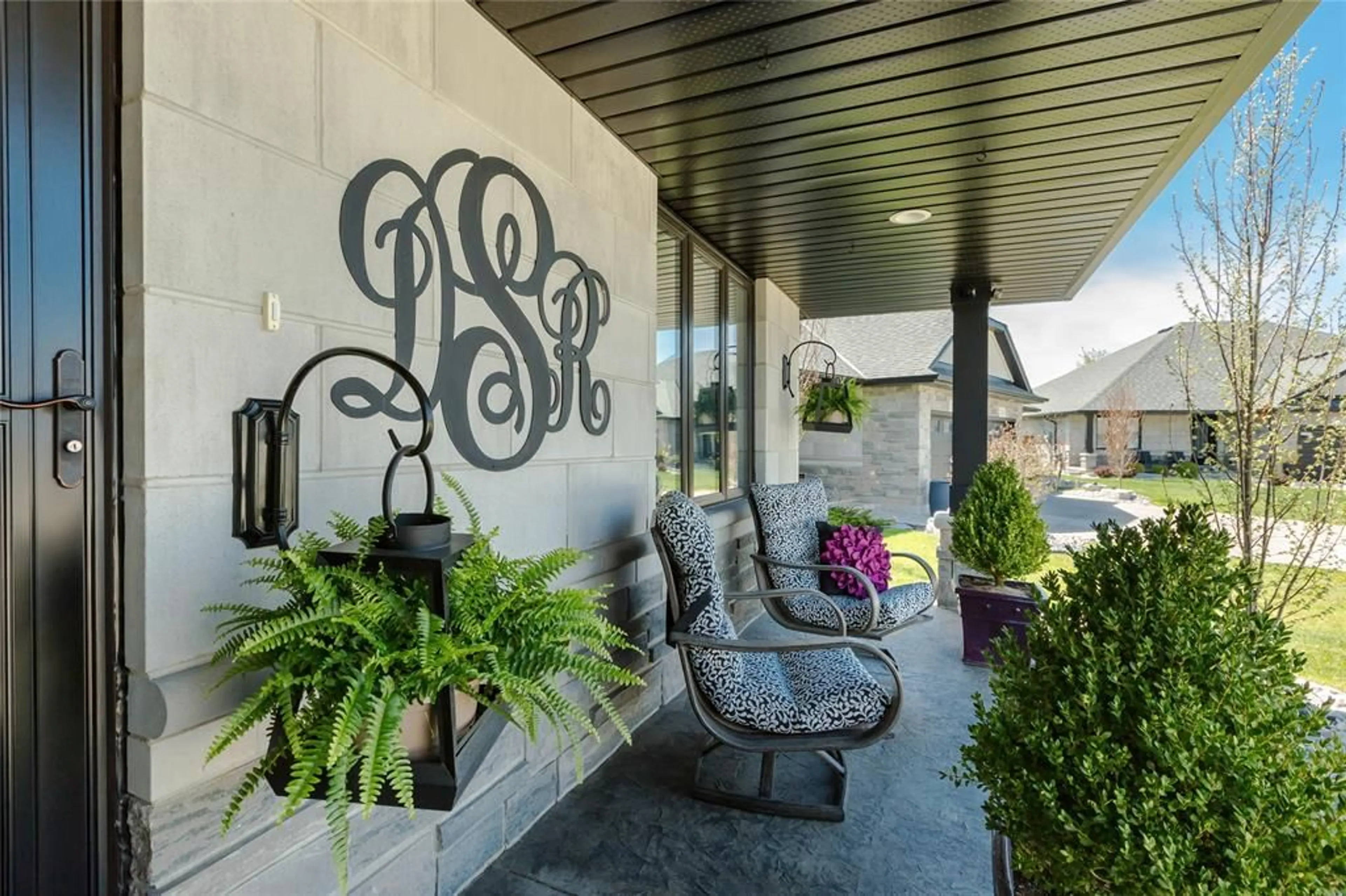 Patio, street for 529 MOLINARI St, Sarnia Ontario N7W 0B3