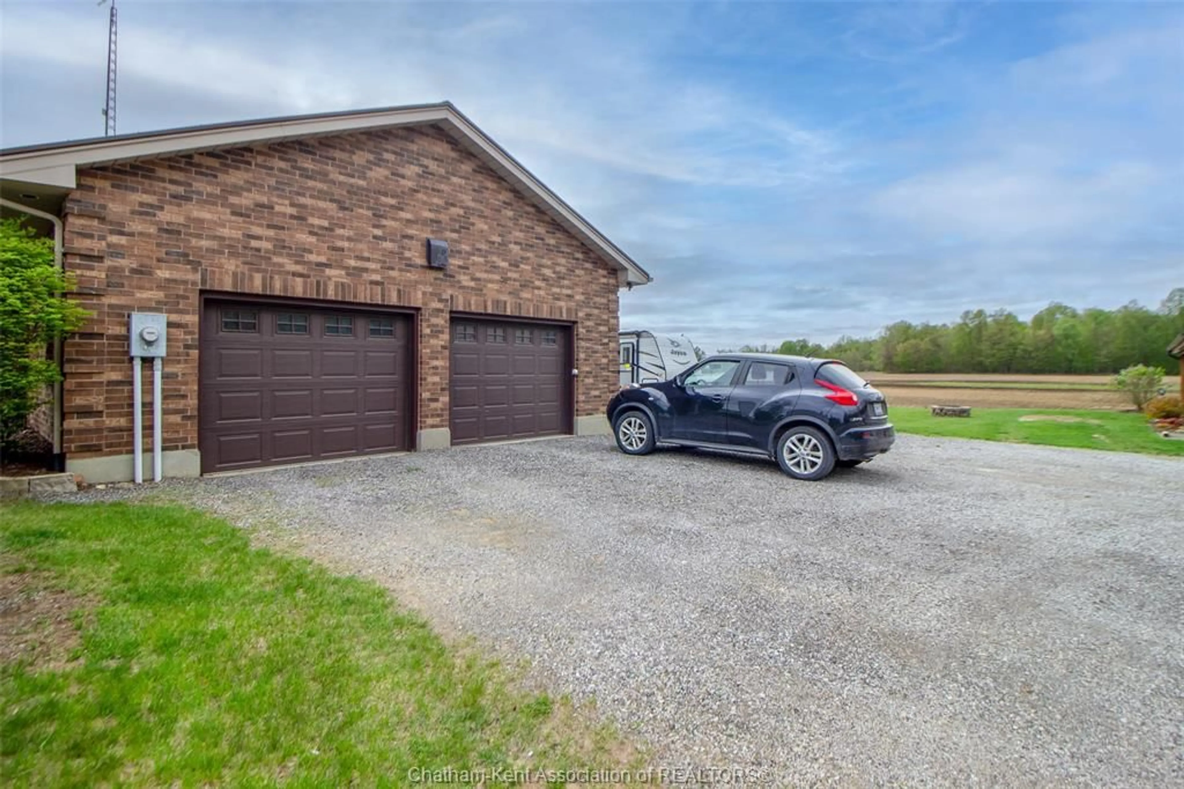 Indoor garage for 14480 ZONE CENTRE Line, Bothwell Ontario N0P 1C0