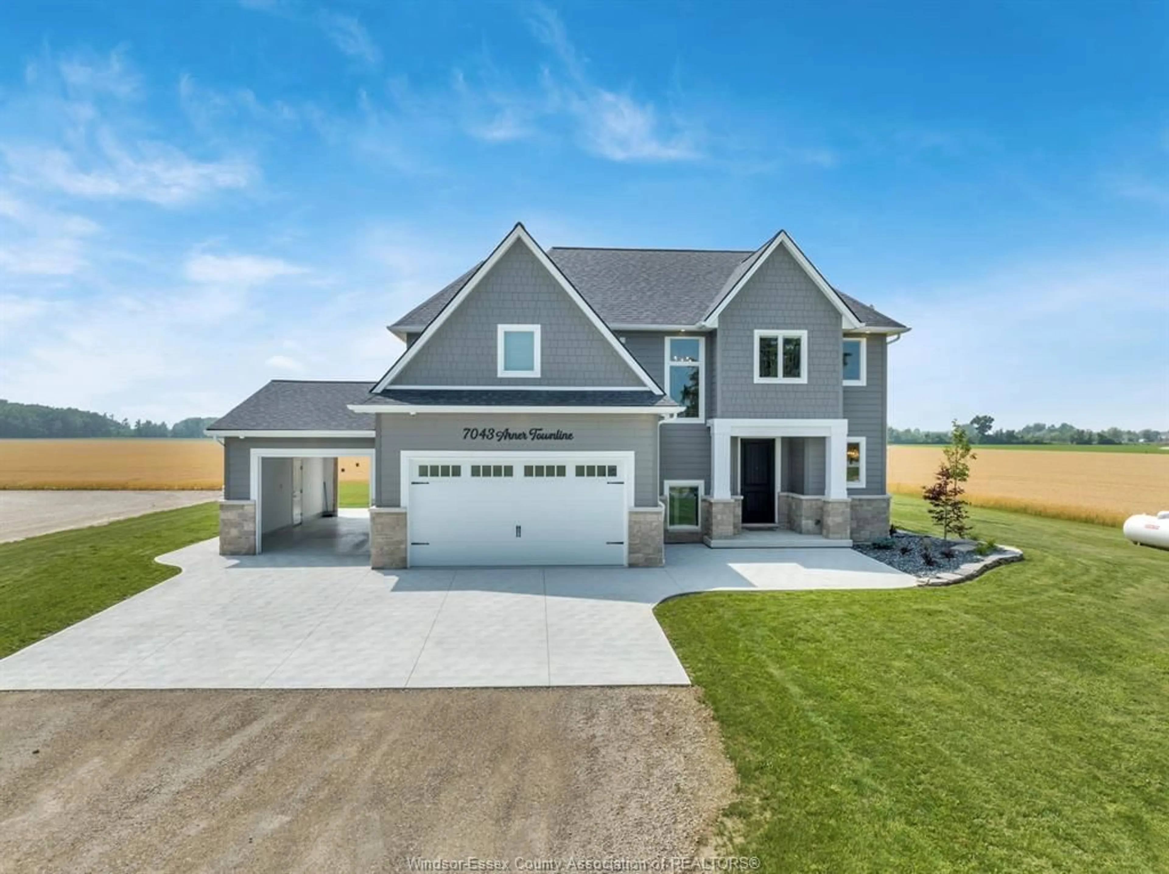 Home with vinyl exterior material, unknown for 7043 & 7045 COUNTY ROAD 23 (ARNER TOWNLINE), Colchester North Ontario N0R 1B0