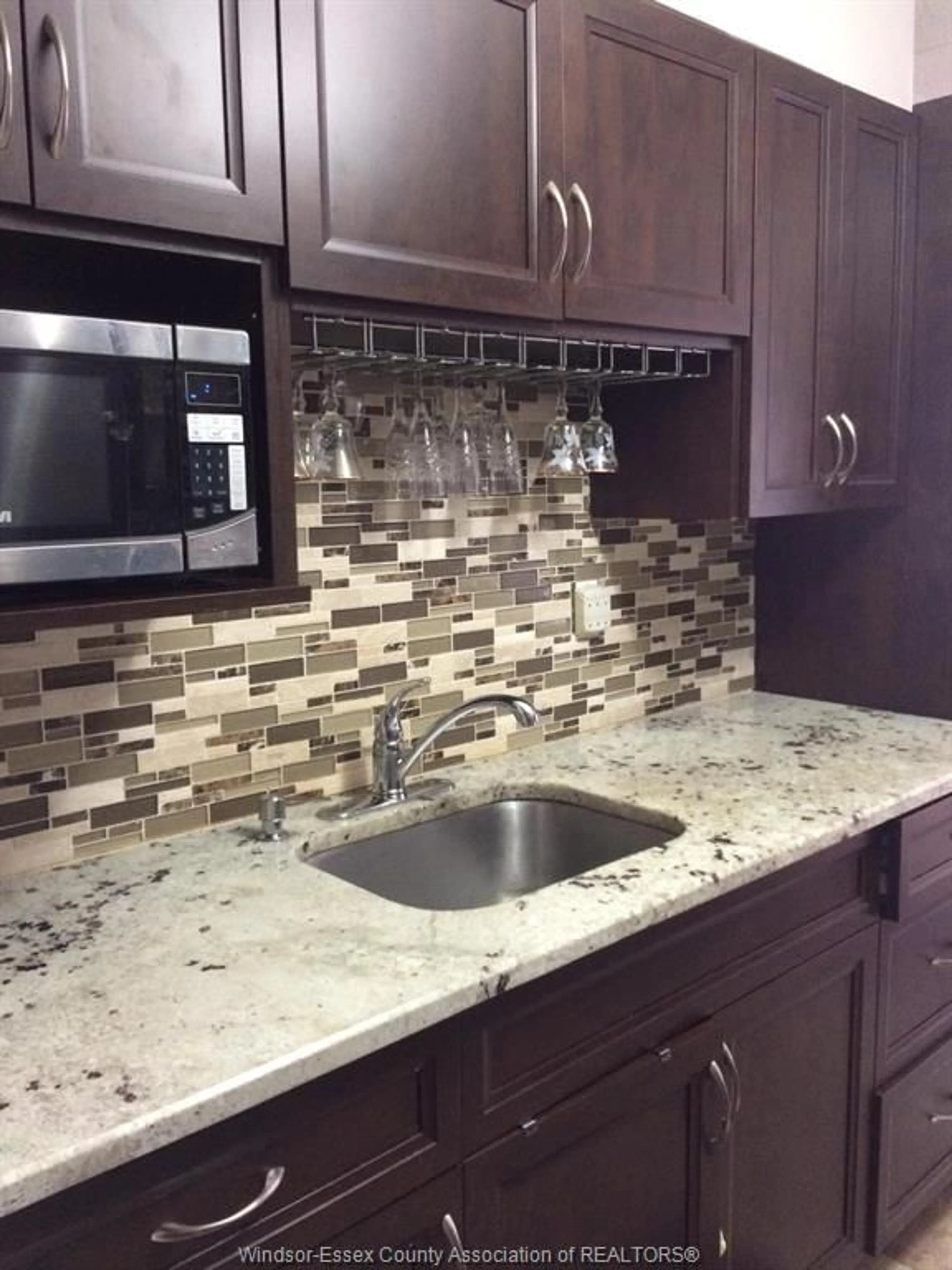 Contemporary kitchen, ceramic/tile floor for 150 PARK St #2104, Windsor Ontario N9A 7A2