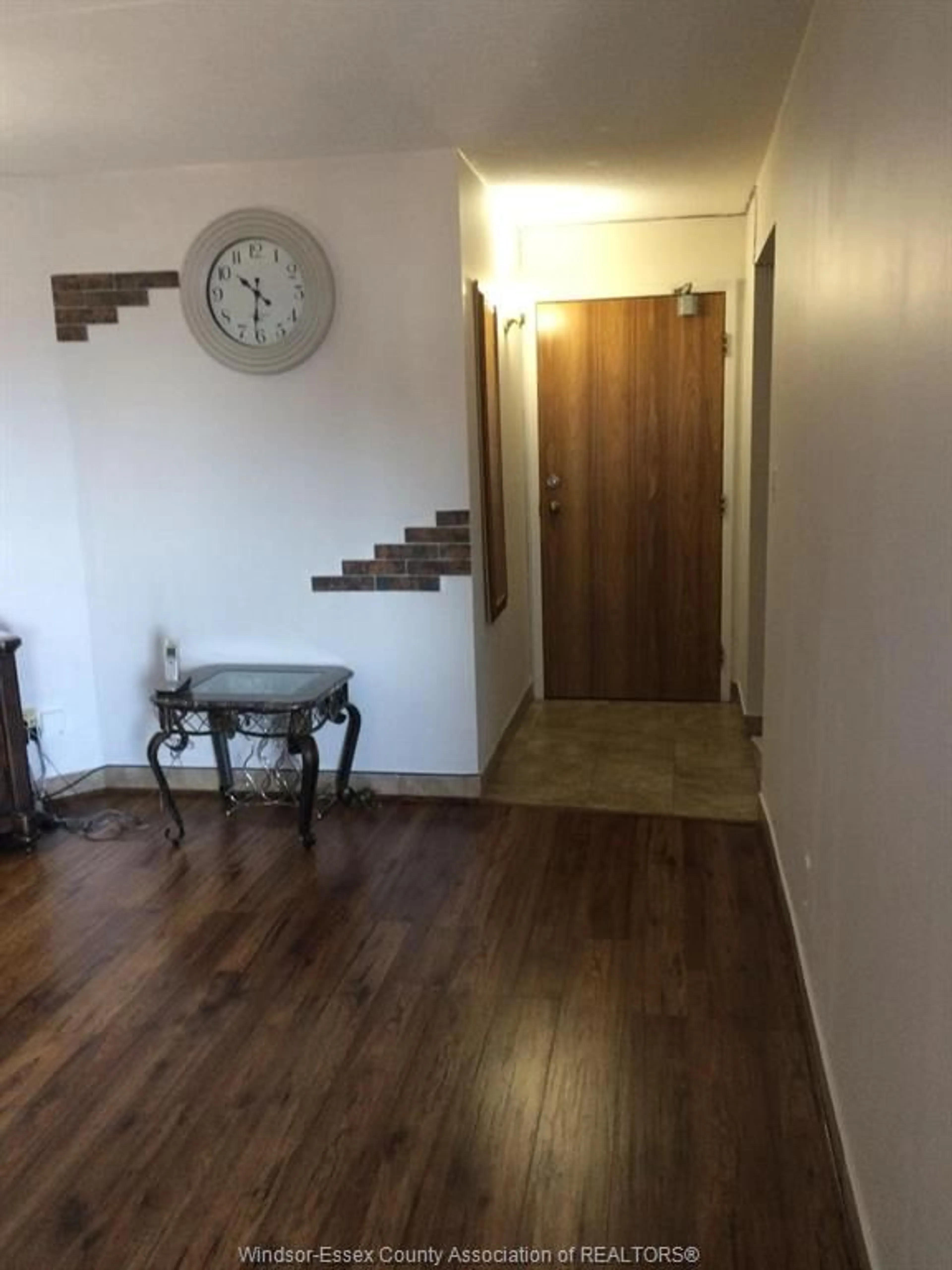 Indoor foyer for 150 PARK St #2104, Windsor Ontario N9A 7A2