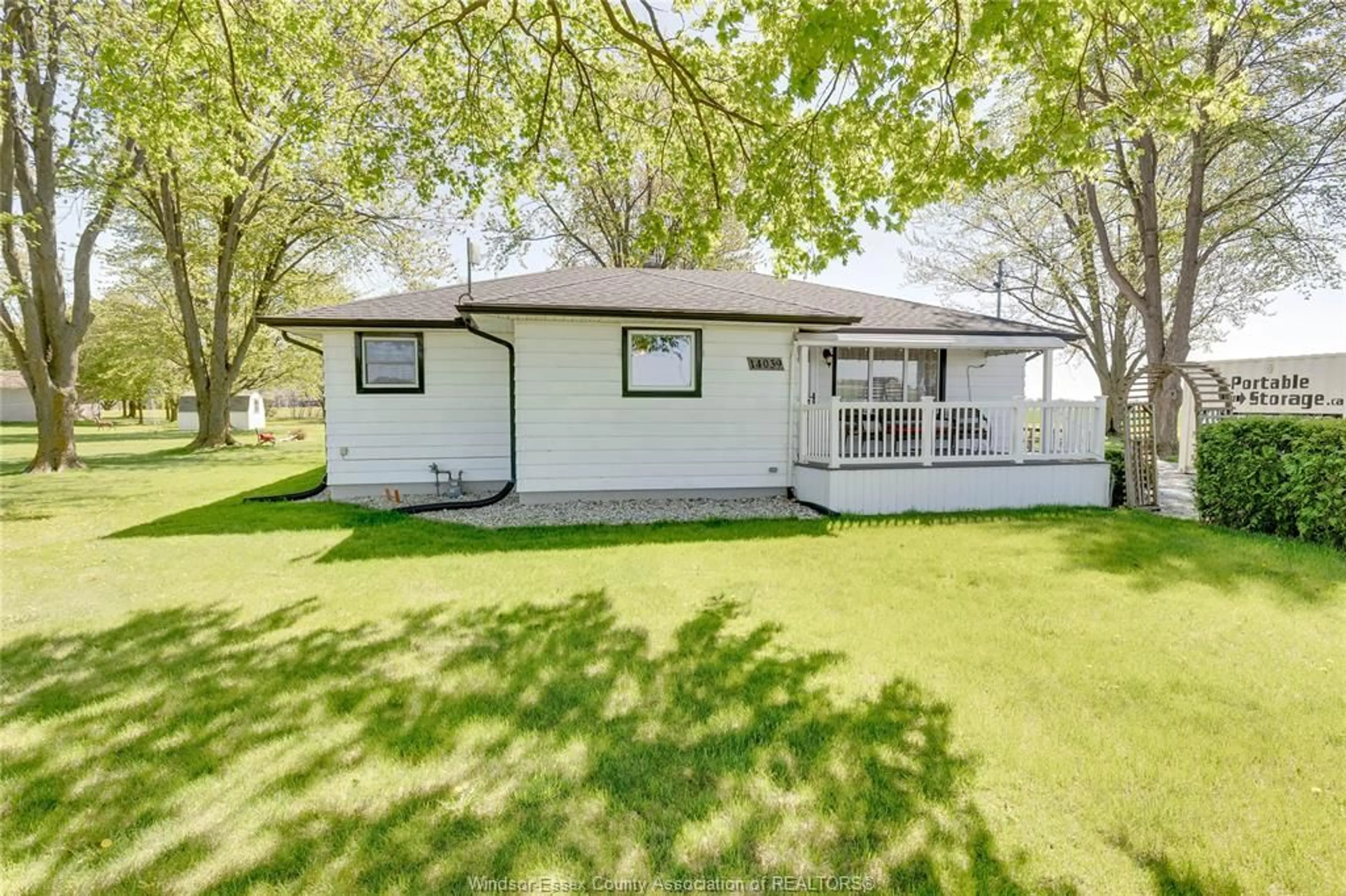 Home with vinyl exterior material, unknown for 14039 WALKER Rd, Essex Ontario N8M 2X6