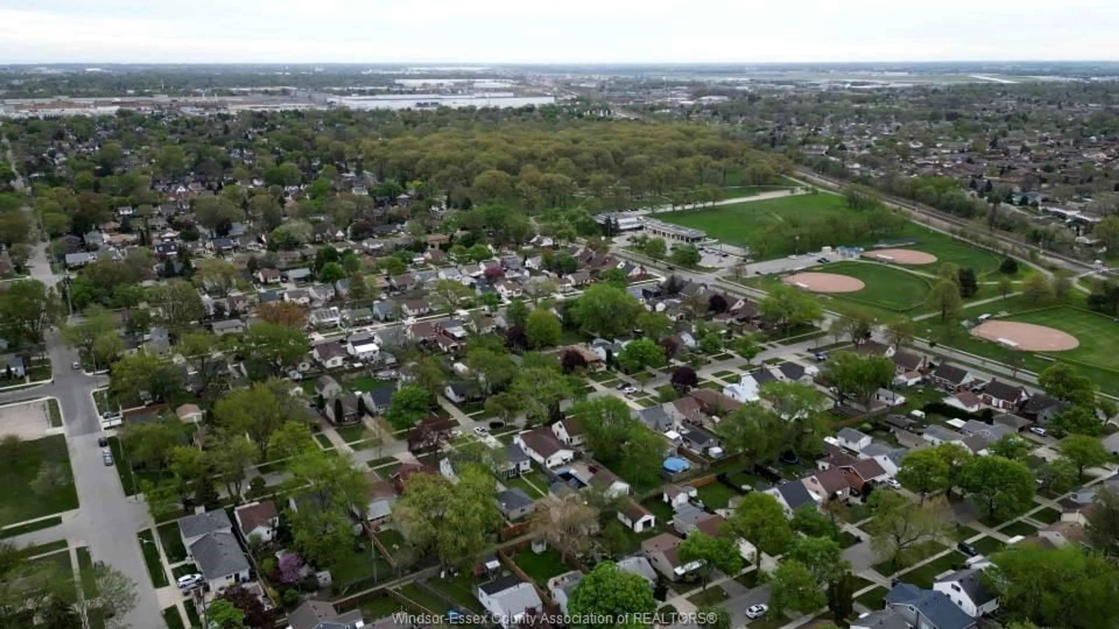 A pic from outside/outdoor area/front of a property/back of a property/a pic from drone, street for 2335 ELSMERE, Windsor Ontario N9W 2C9