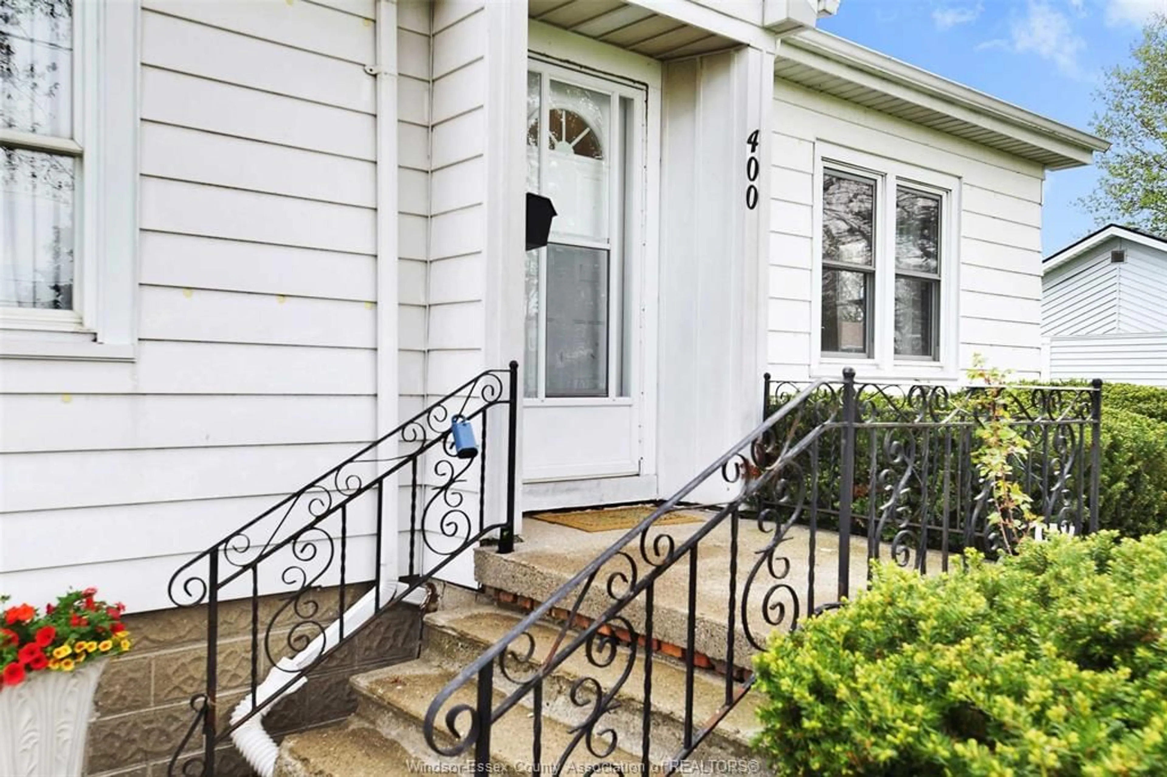 Unknown for 400 Simco St, Amherstburg Ontario N9V 1N3