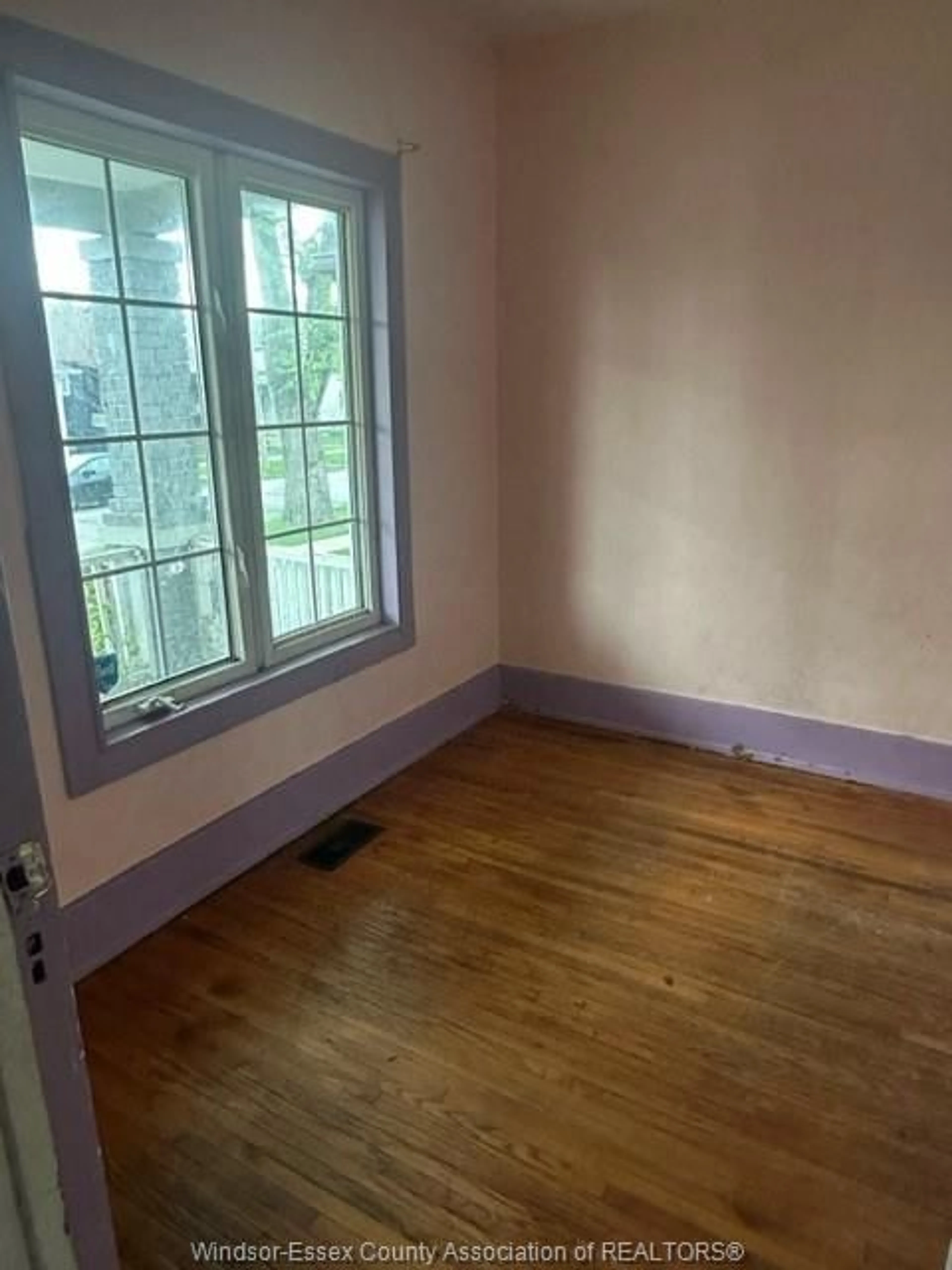 A pic of a room for 1027 HIGHLAND Ave, Windsor Ontario N9A 1R6