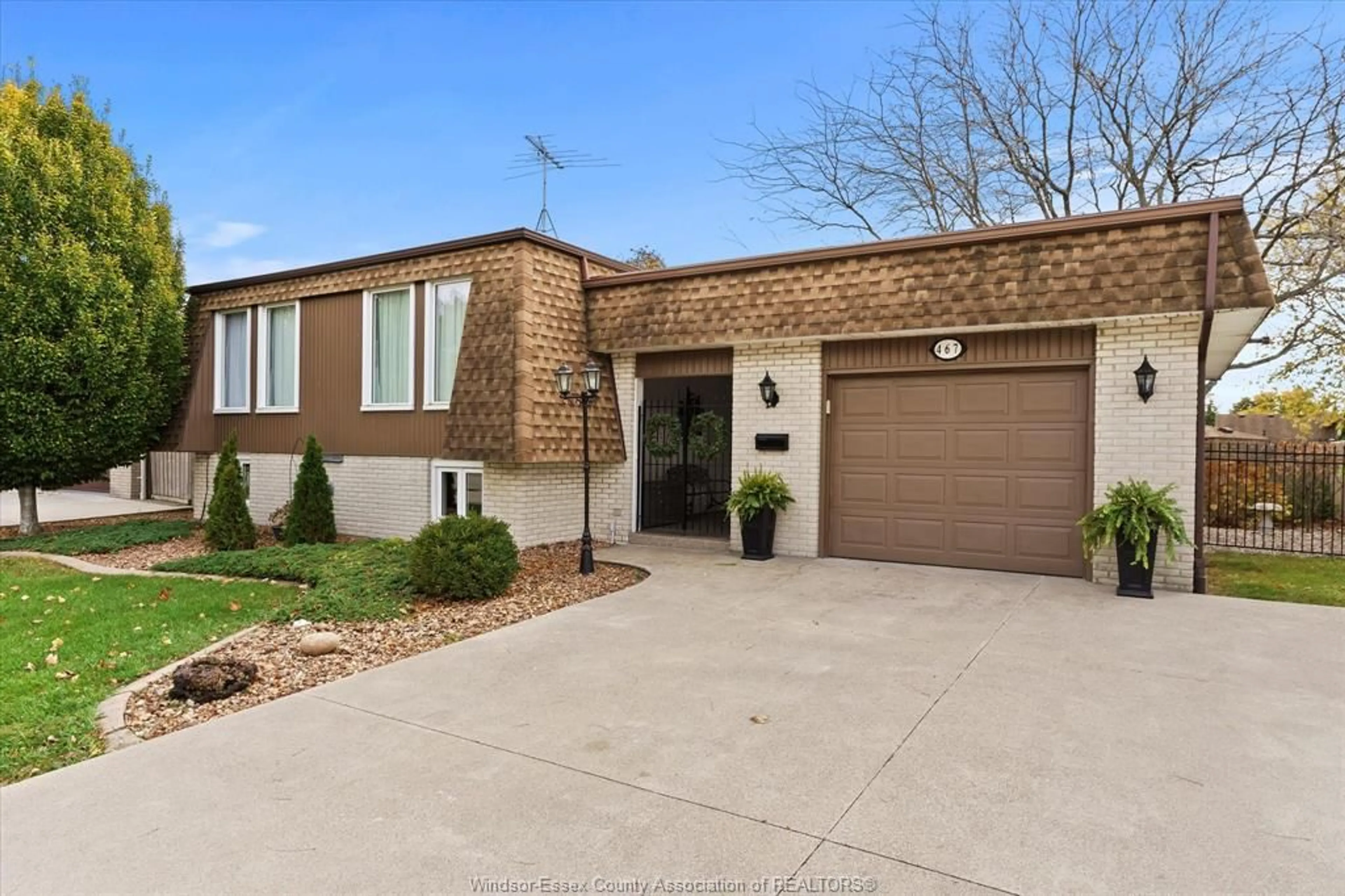 Home with brick exterior material, street for 467 RICHMOND St, Amherstburg Ontario N9V 3G2
