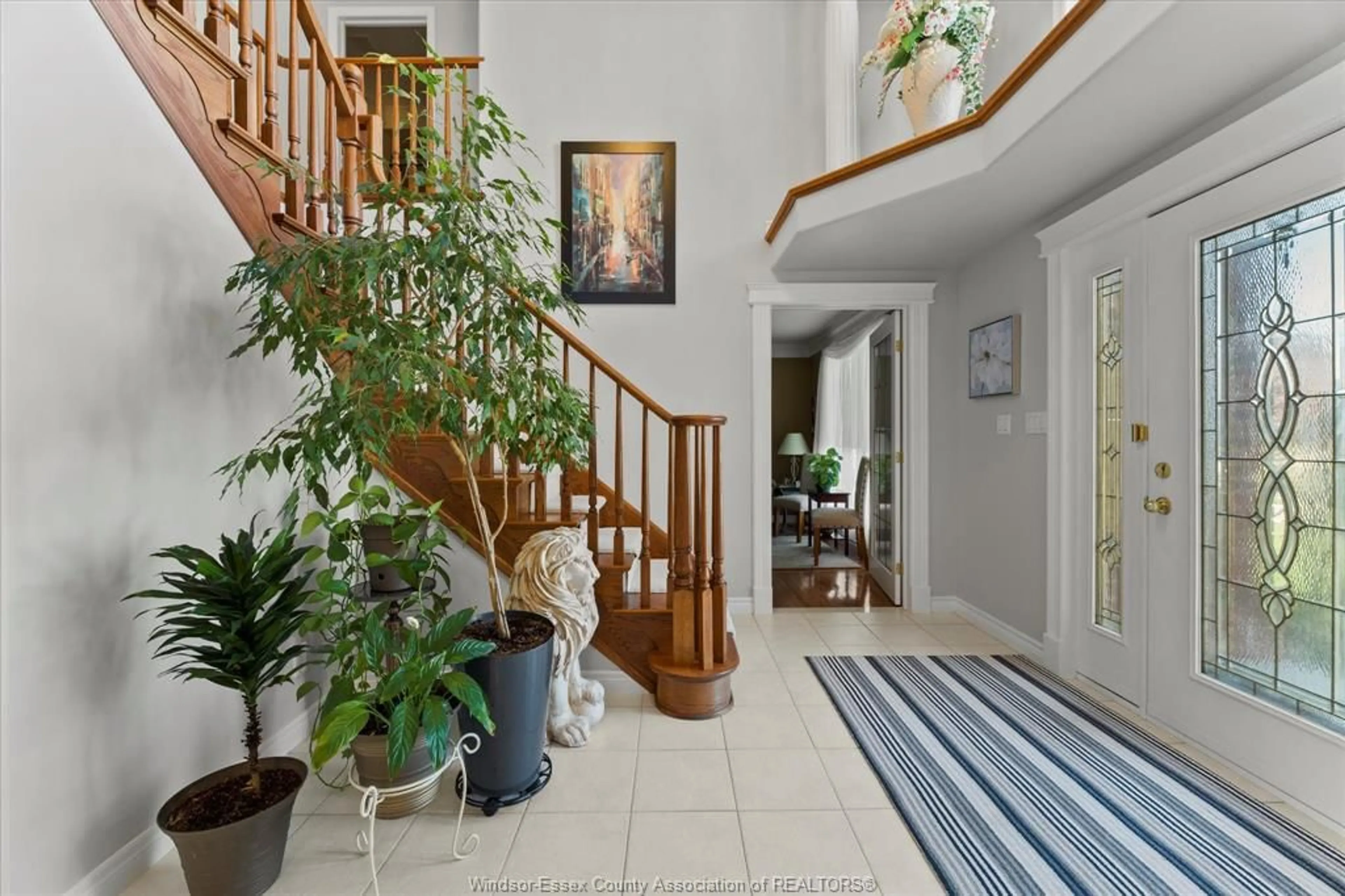 Indoor entryway for 692 GEORGE KENNEDY Way, Lakeshore Ontario N0R 1A0