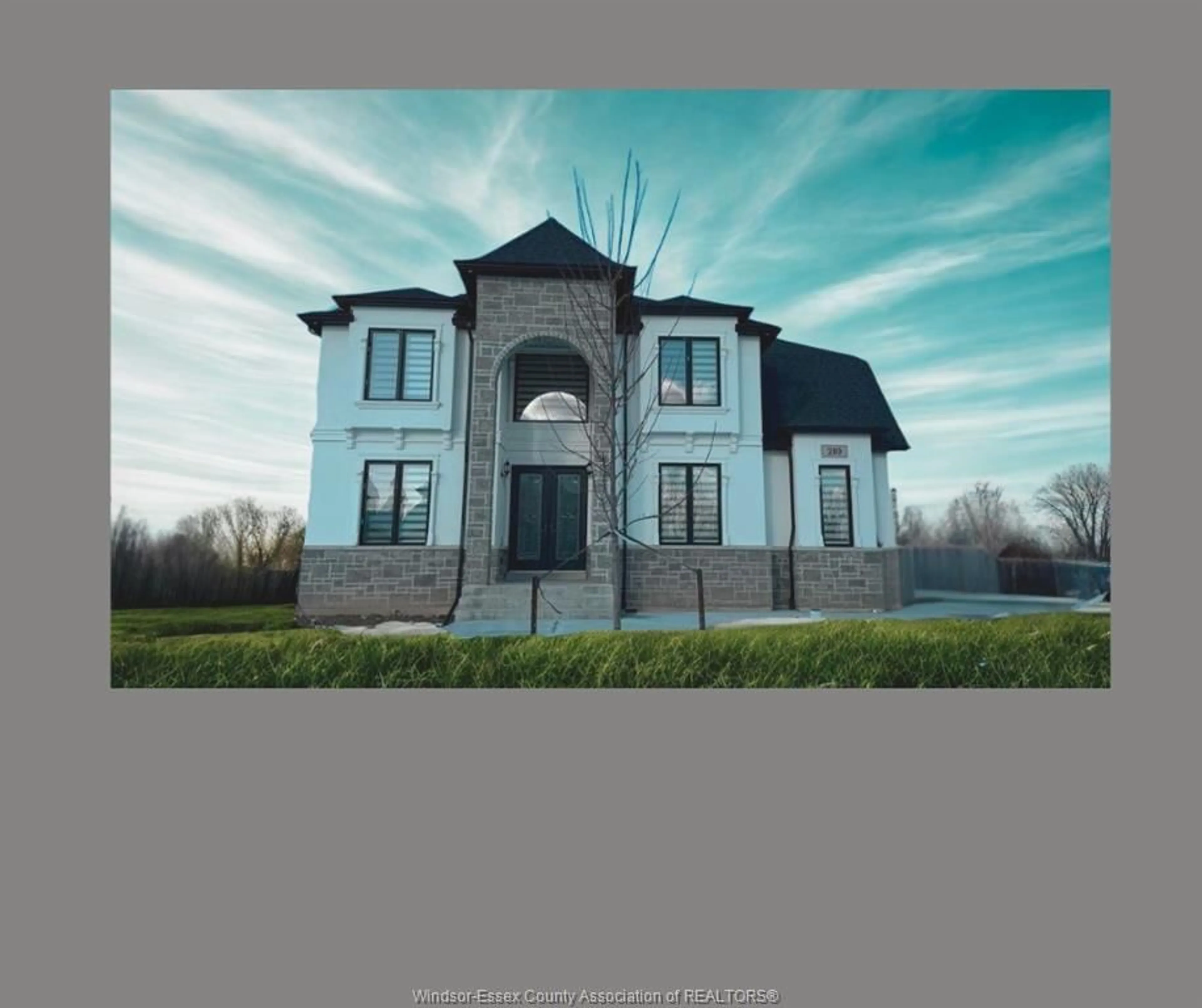 A pic from outside/outdoor area/front of a property/back of a property/a pic from drone, building for 210 COWAN Crt, Amherstburg Ontario N9V 0G9