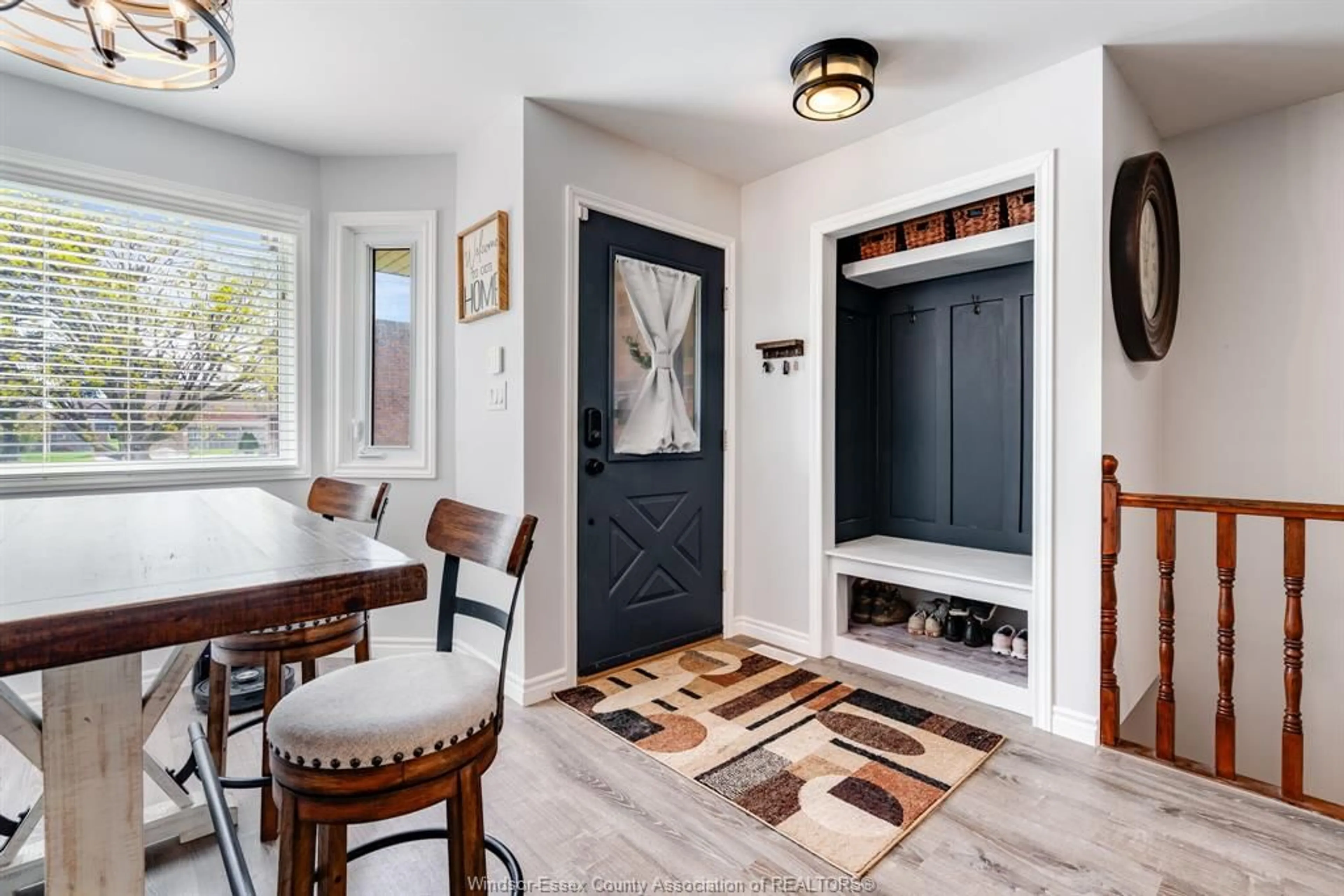 Indoor entryway for 54 REMARK Dr, Kingsville Ontario N9Y 3X6
