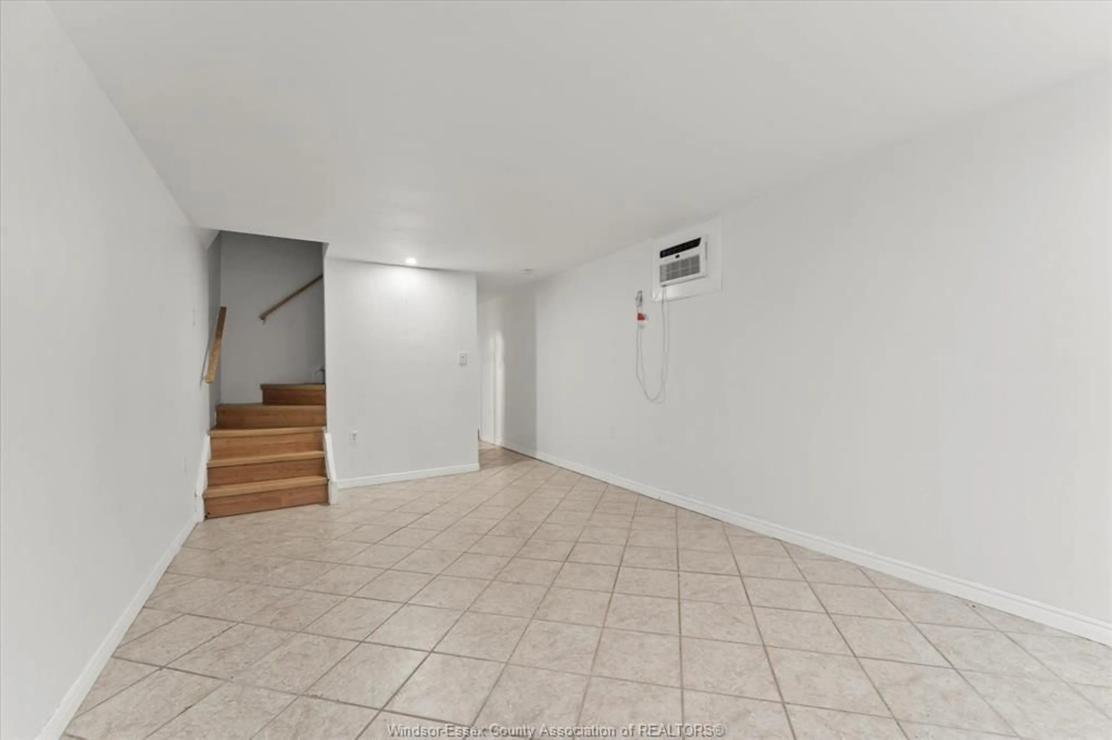 Unknown for 268-270 STRABANE Ave, Windsor Ontario N8Y 2W7