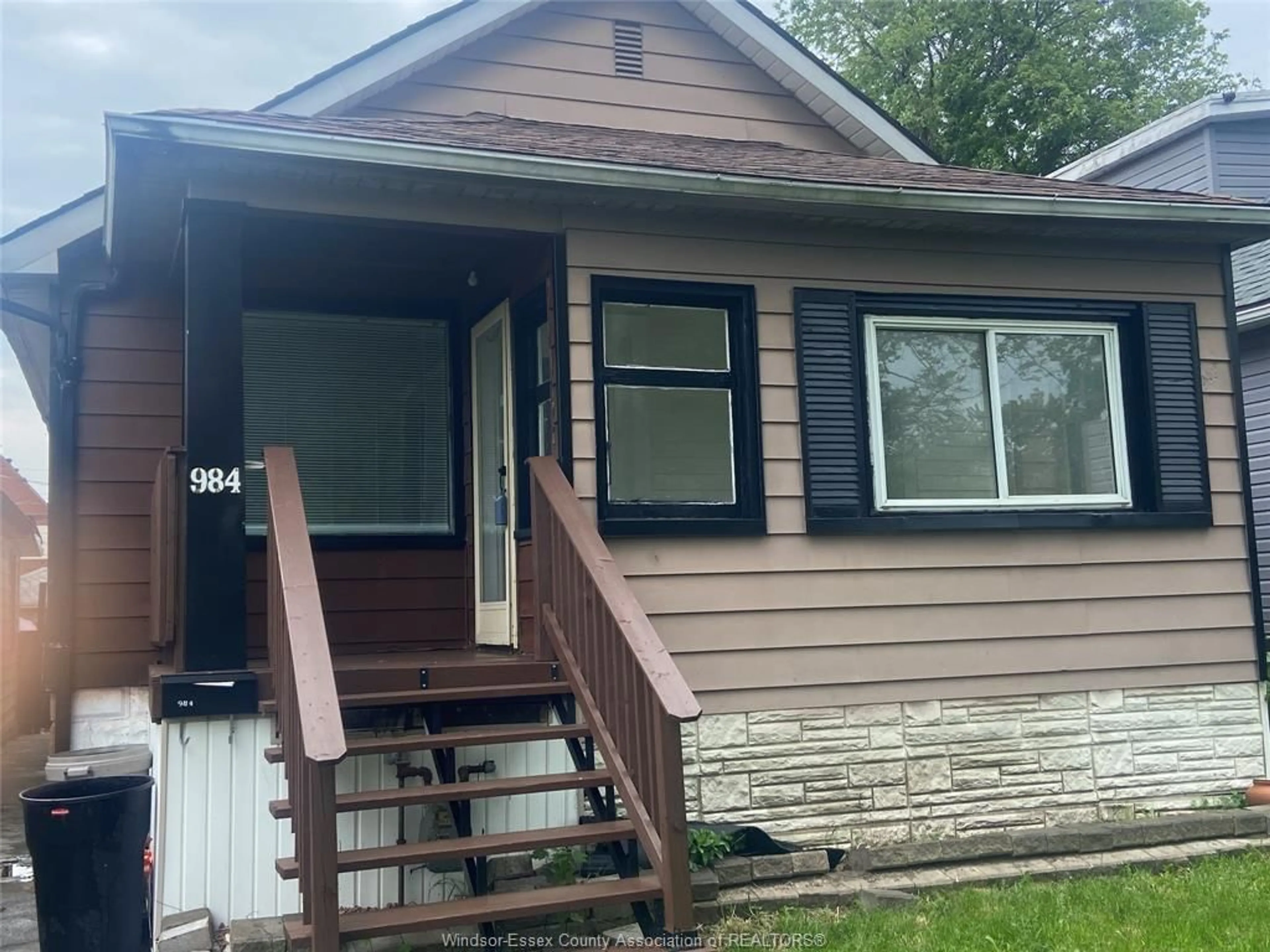 Home with vinyl exterior material, street for 984 ELLROSE Ave, Windsor Ontario N8Y 3W9