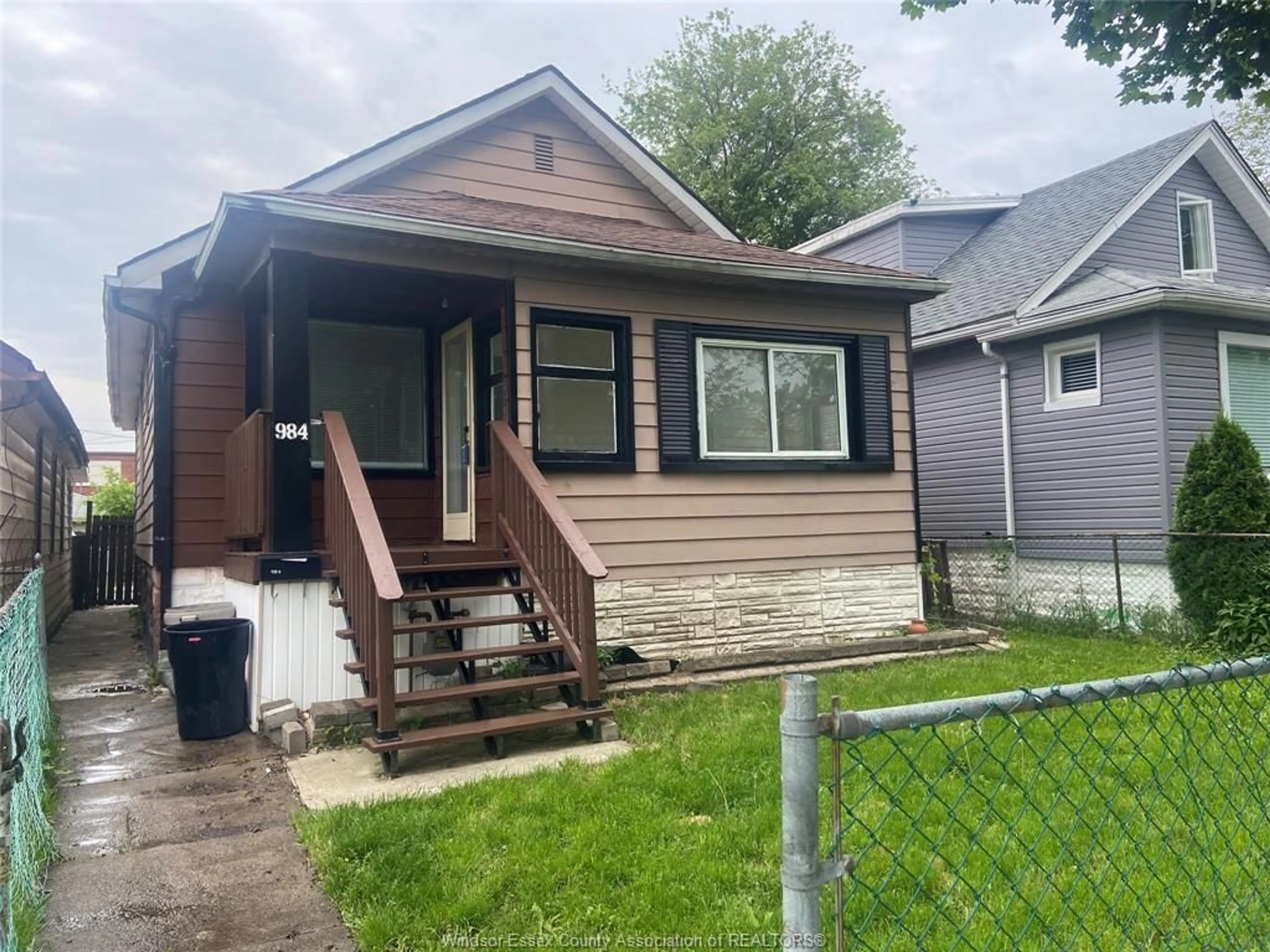 Home with vinyl exterior material, street for 984 ELLROSE Ave, Windsor Ontario N8Y 3W9