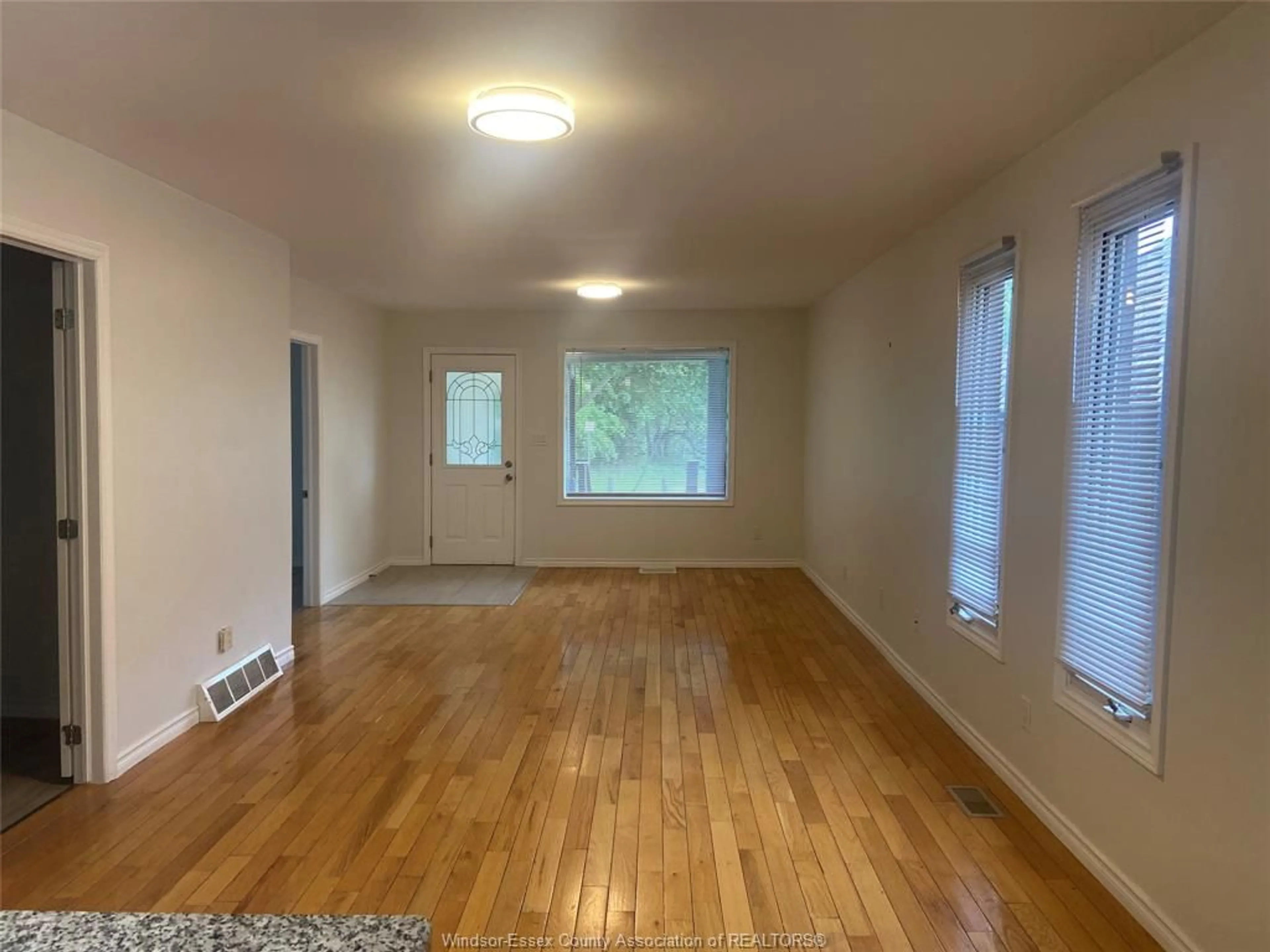 A pic of a room for 984 ELLROSE Ave, Windsor Ontario N8Y 3W9