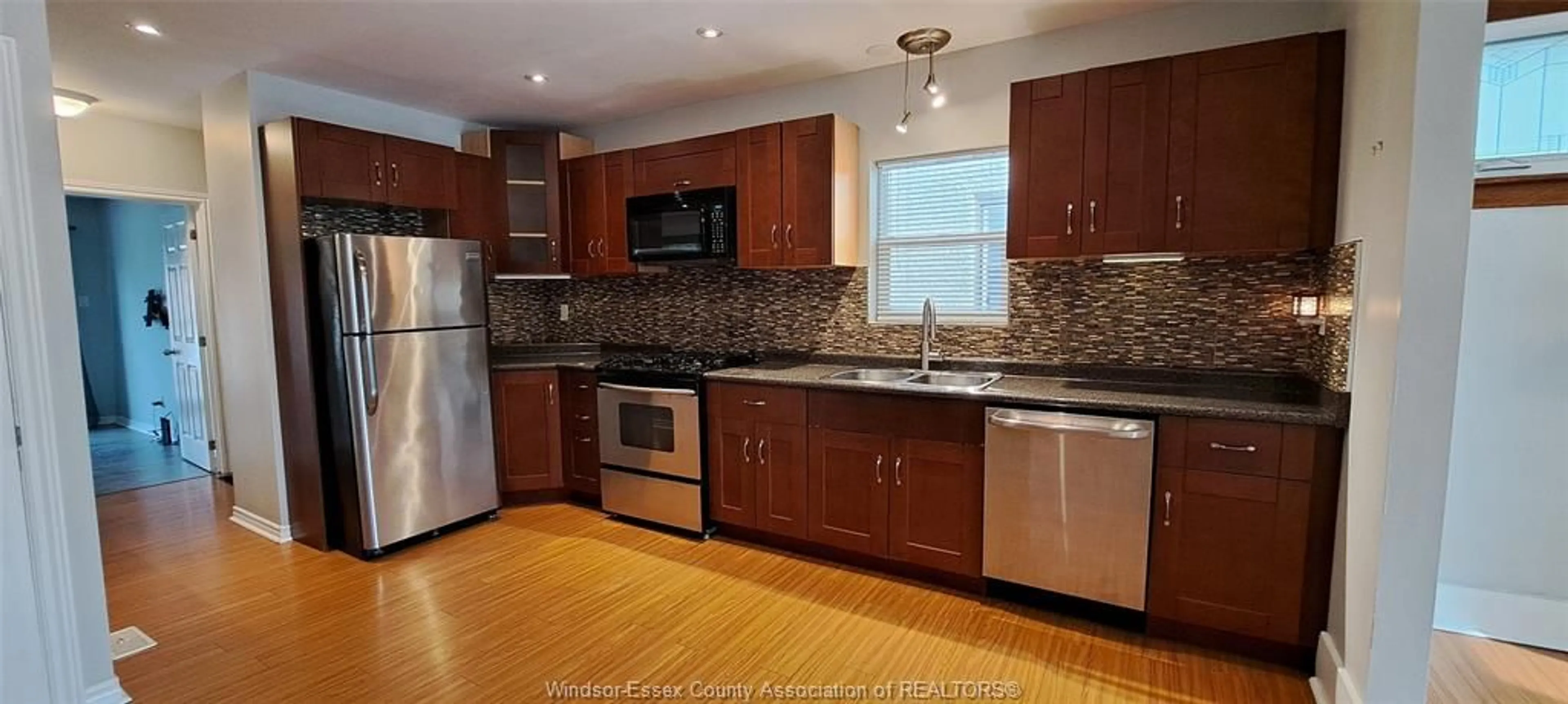 Standard kitchen, unknown for 1120 CHURCH, Windsor Ontario N9A 4V4