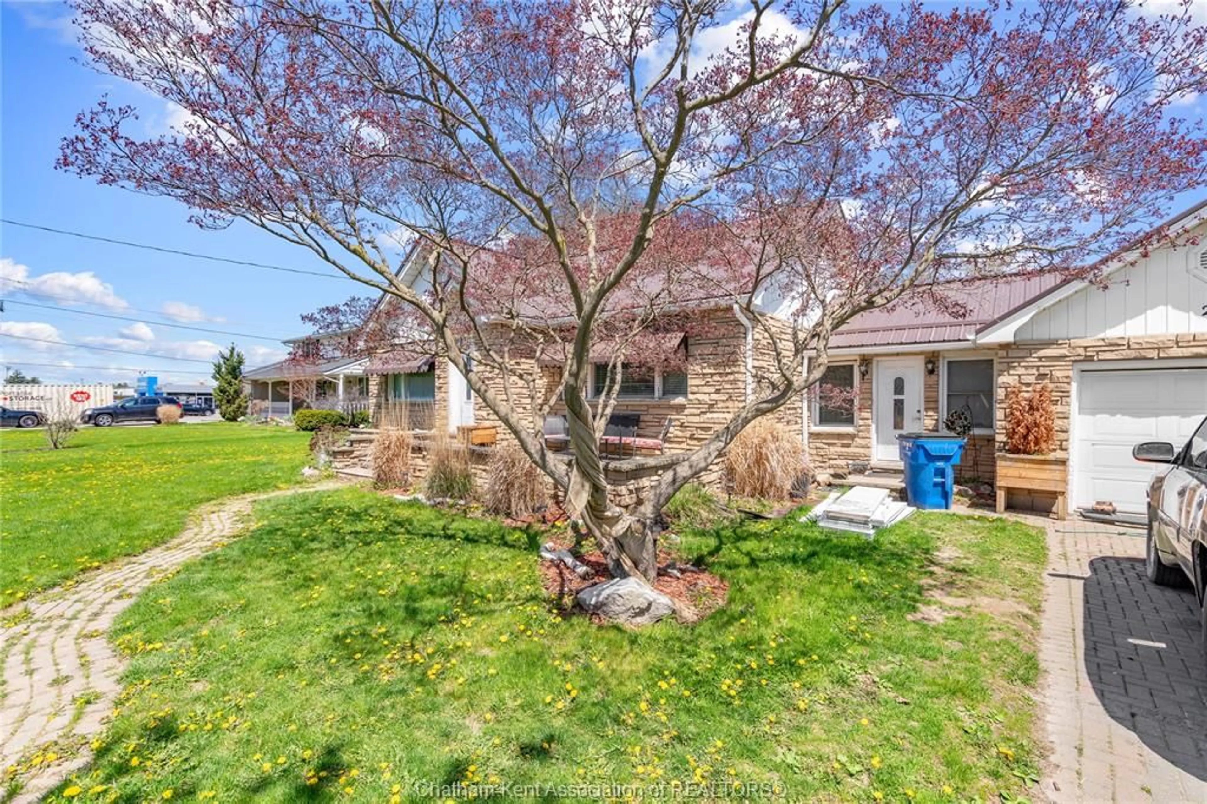 A pic from outside/outdoor area/front of a property/back of a property/a pic from drone, street for 237 Chatham St, Blenheim Ontario N0P 1A0