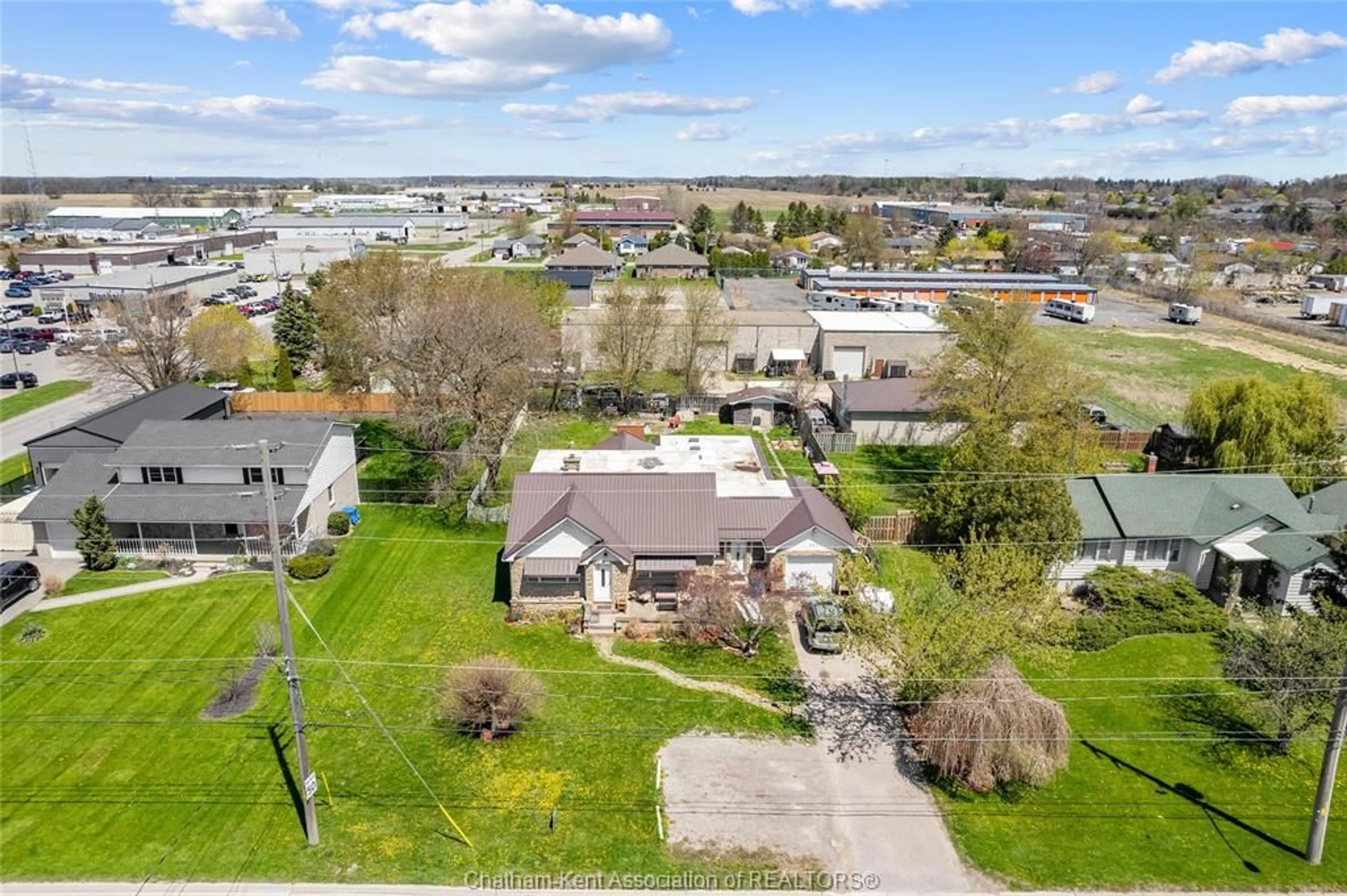 A pic from outside/outdoor area/front of a property/back of a property/a pic from drone, water/lake/river/ocean view for 237 Chatham St, Blenheim Ontario N0P 1A0