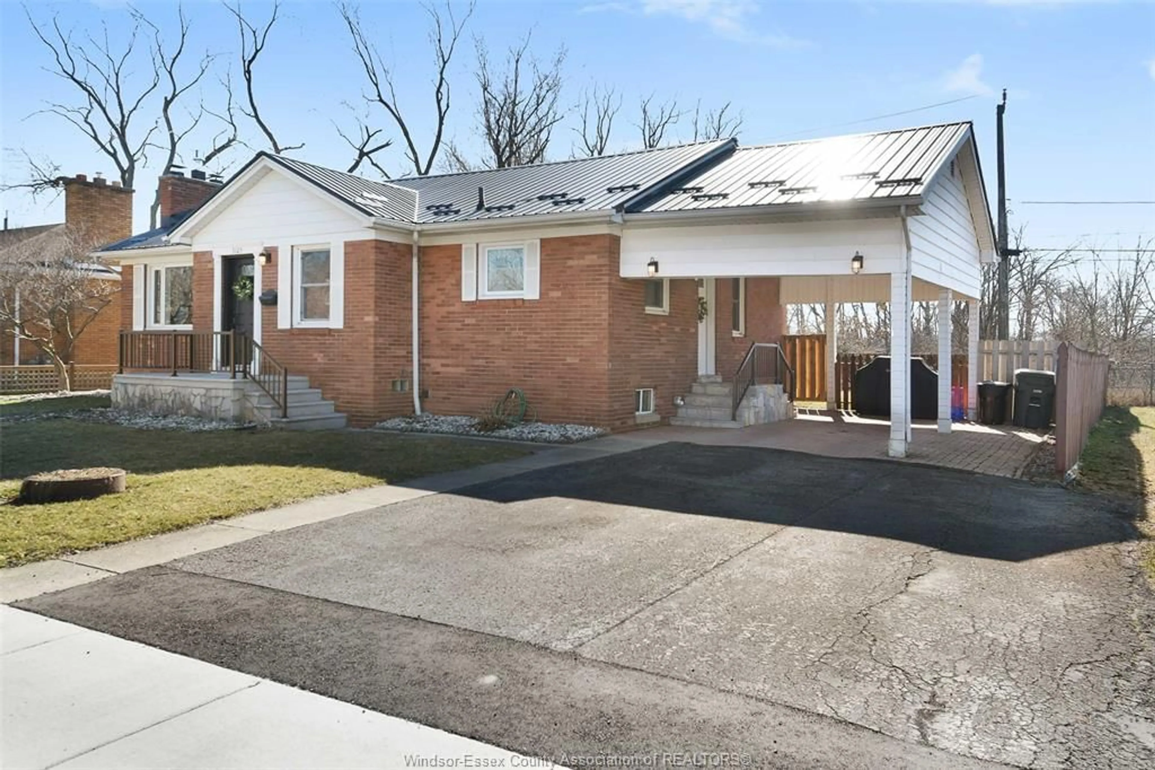 Home with brick exterior material, street for 3105 CALIFORNIA Ave, Windsor Ontario N9E 3K5