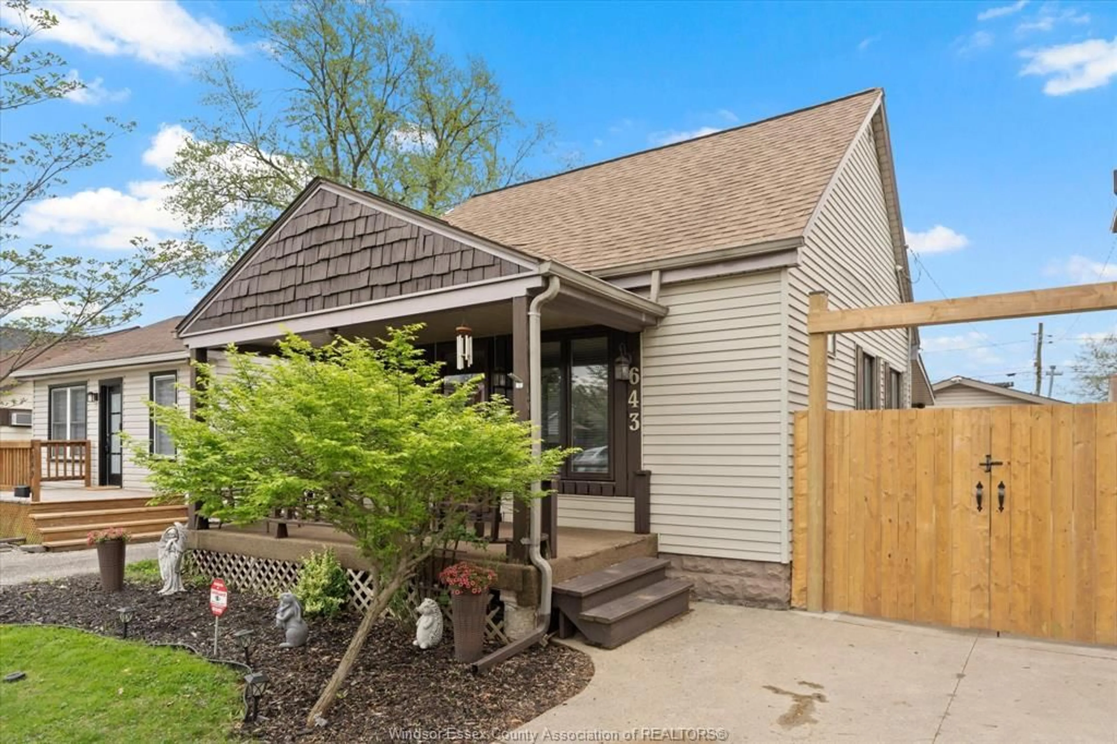 Home with vinyl exterior material, street for 643 ALEXANDRINE St, Windsor Ontario N8X 3C1