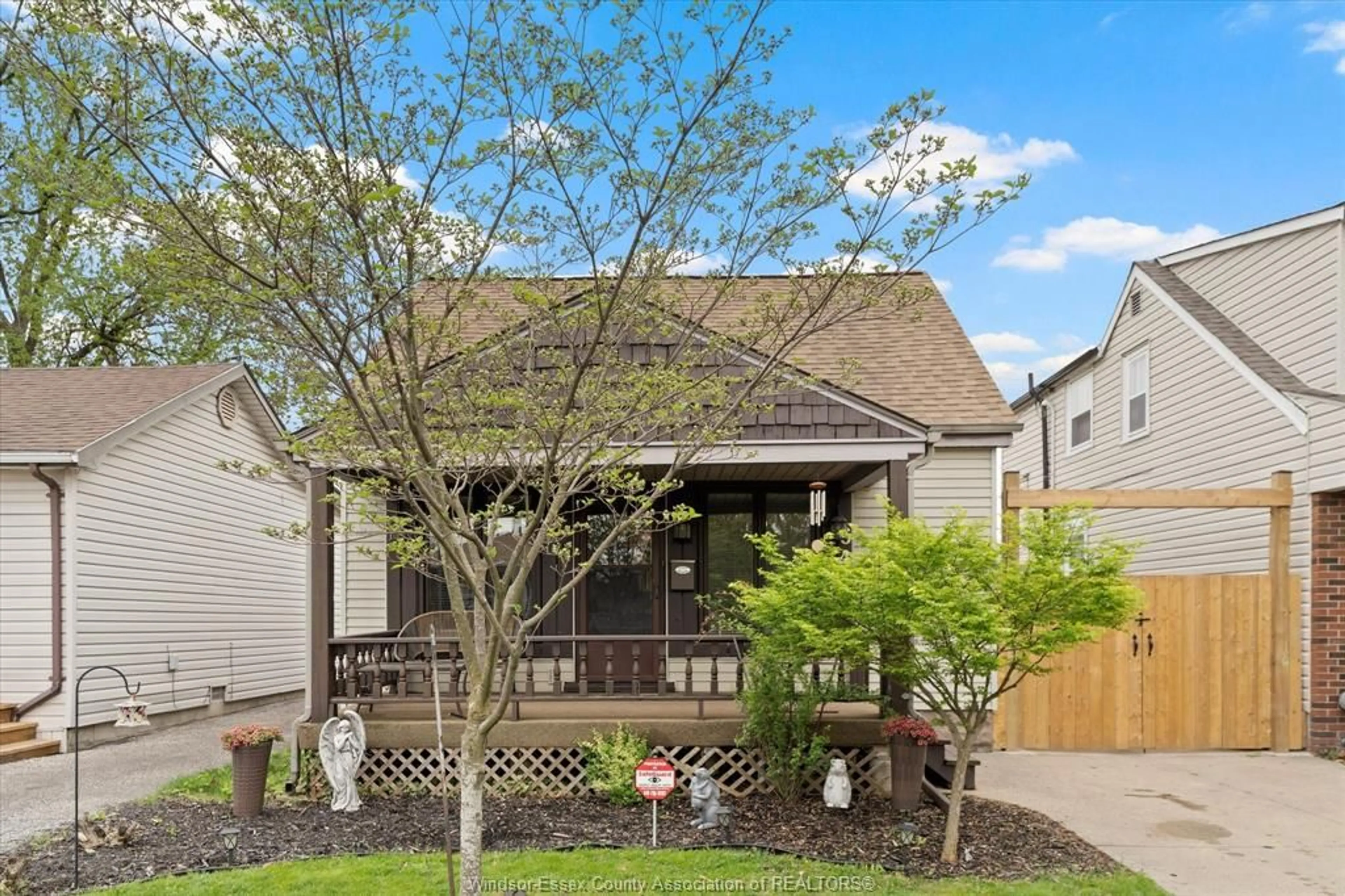 Unknown for 643 ALEXANDRINE St, Windsor Ontario N8X 3C1