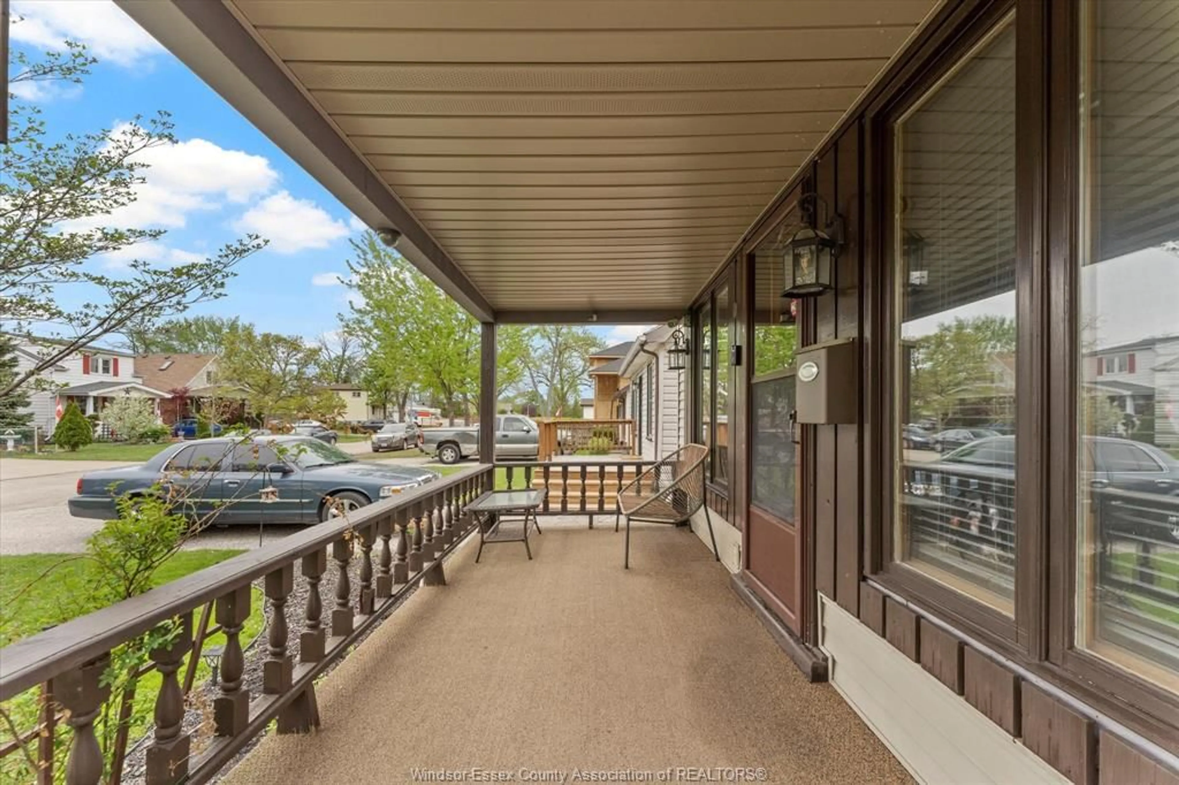 Patio, street for 643 ALEXANDRINE St, Windsor Ontario N8X 3C1
