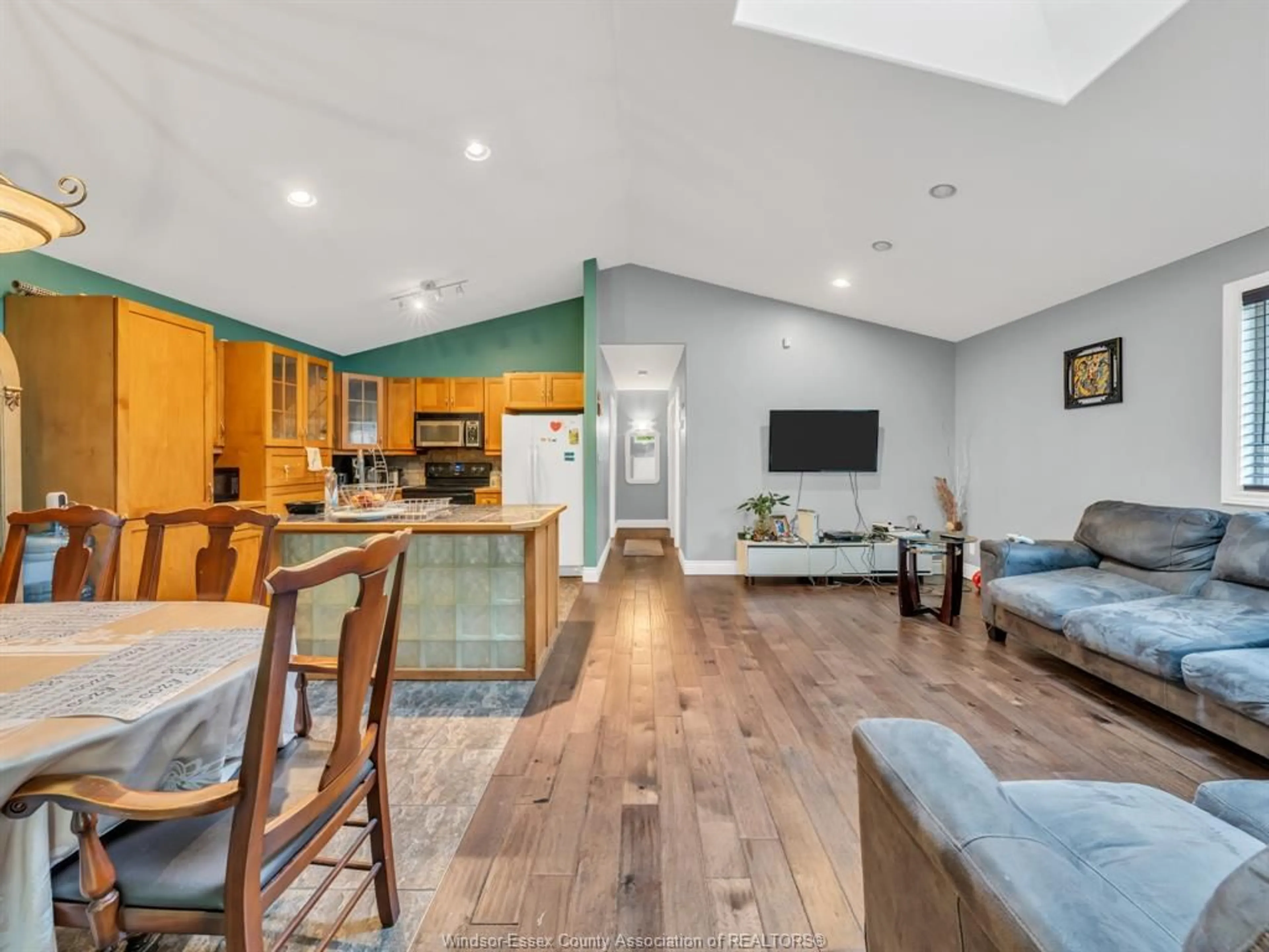 Open concept kitchen, wood/laminate floor for 1505 HIGHNOON Dr, Windsor Ontario N9G 3B6