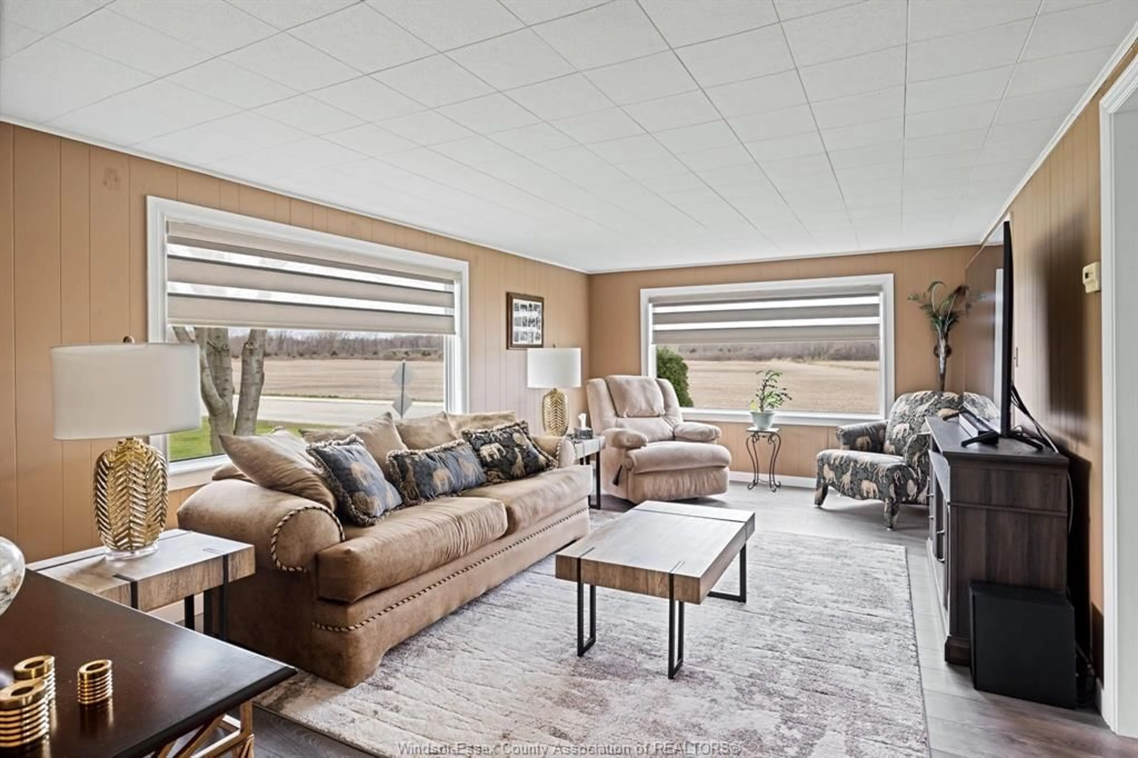 Living room with furniture, unknown for 702 MARTIN Lane, LaSalle Ontario N9J 2W8