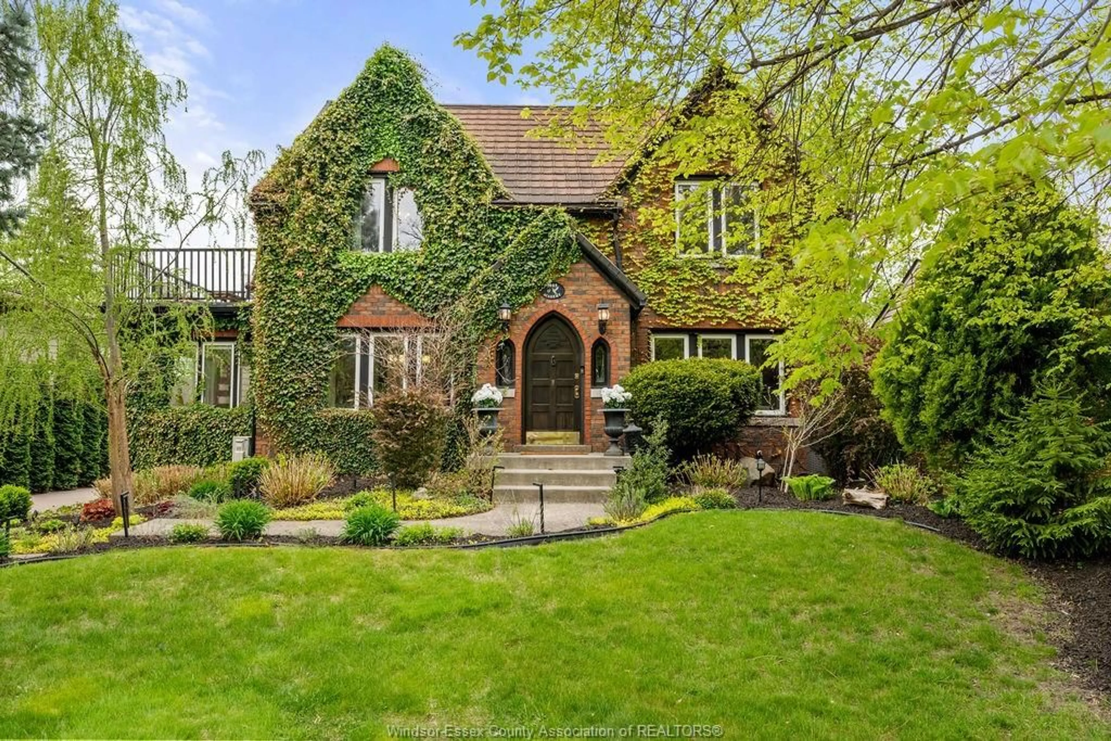 Home with brick exterior material, street for 3085 ACADEMY Dr, Windsor Ontario N9E 2H5
