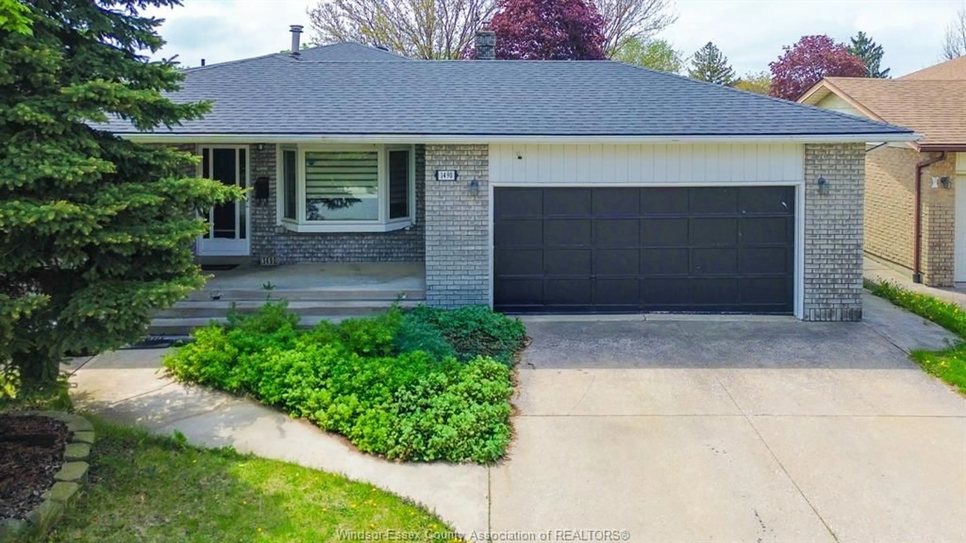 Home with vinyl exterior material, street for 1490 RUSHWOOD, LaSalle Ontario N9H 2B2