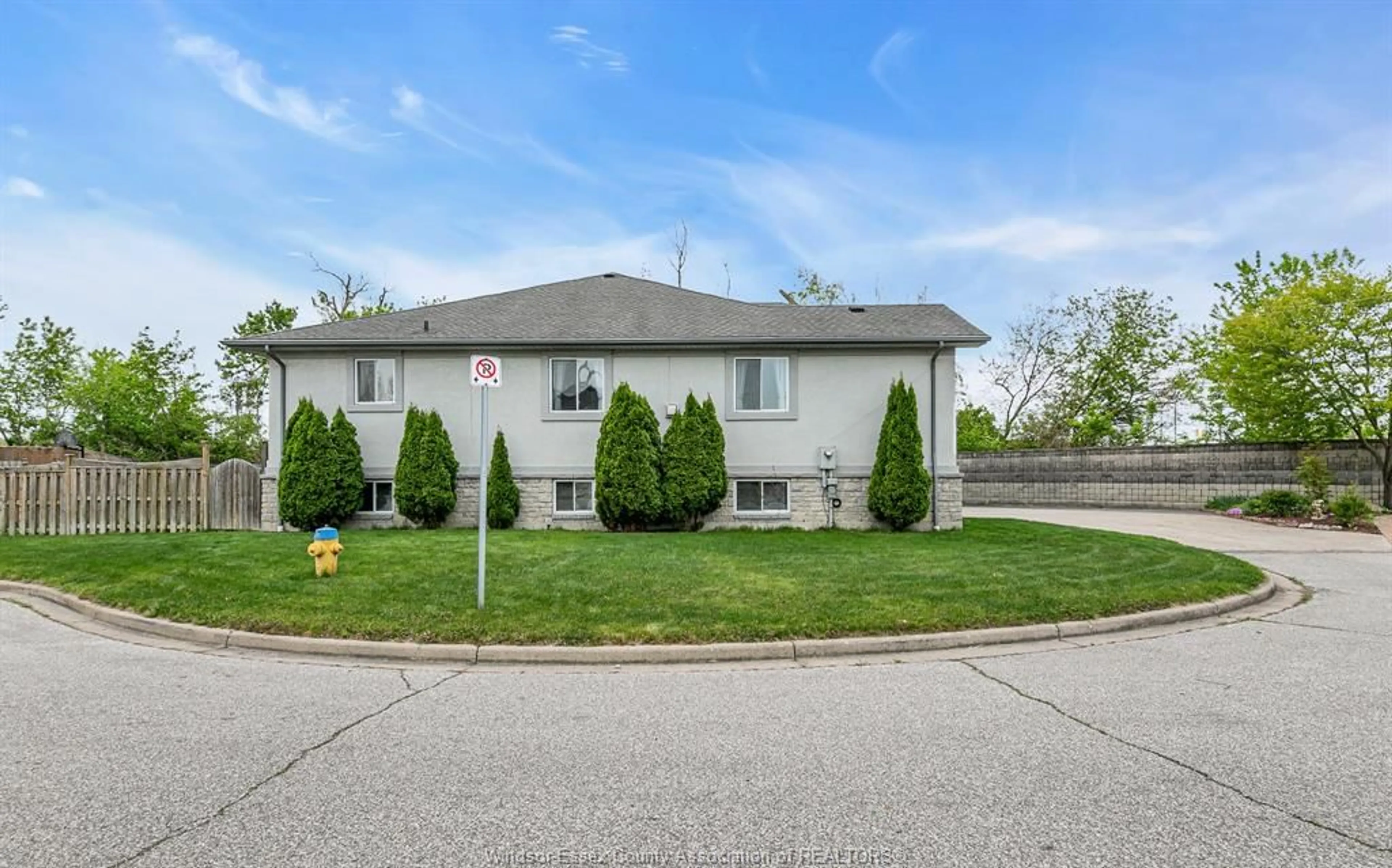 Unknown for 2659 SORRENTO Crt, Windsor Ontario N9E 4V6