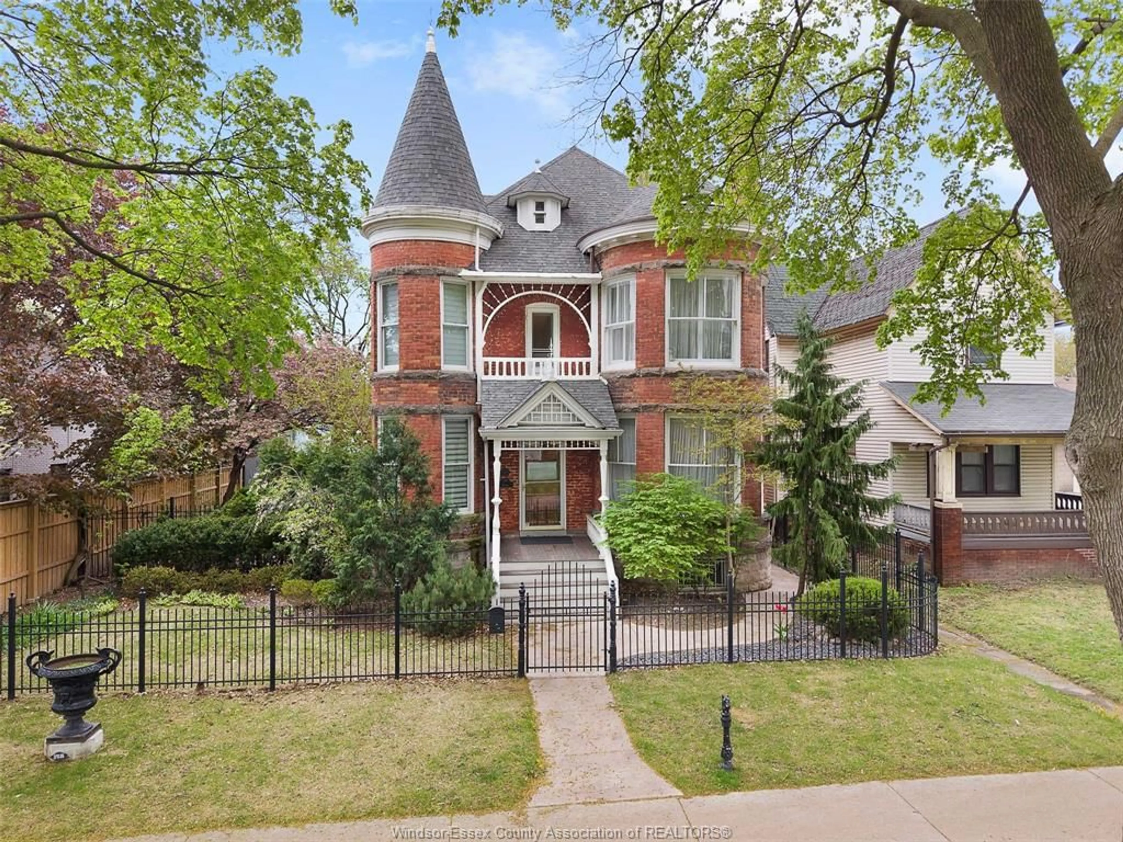 Home with brick exterior material, street for 719 VICTORIA Ave, Windsor Ontario N9A 4N3