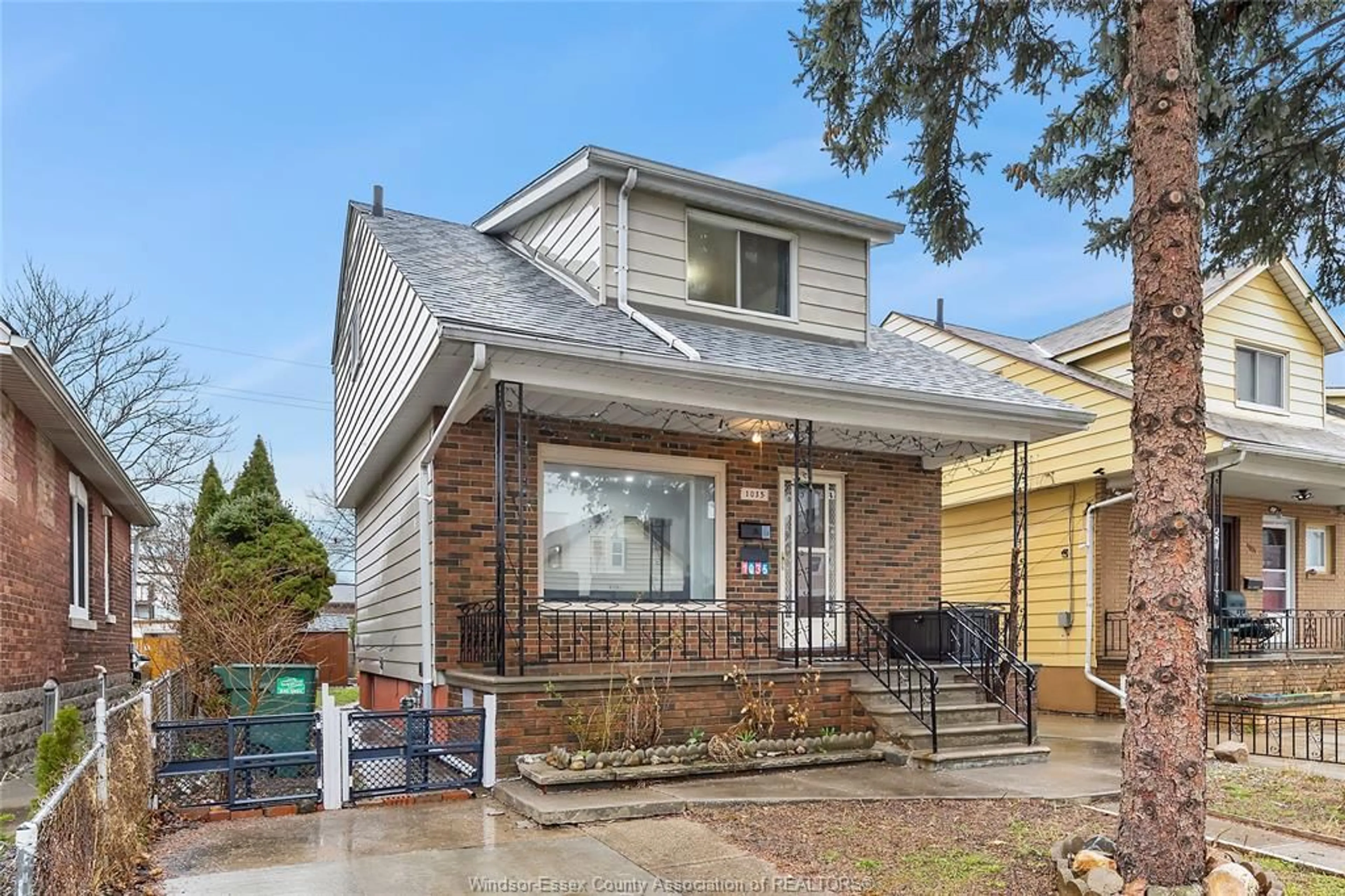 Home with brick exterior material, street for 1035 LOUIS Ave, Windsor Ontario N9A 1A1