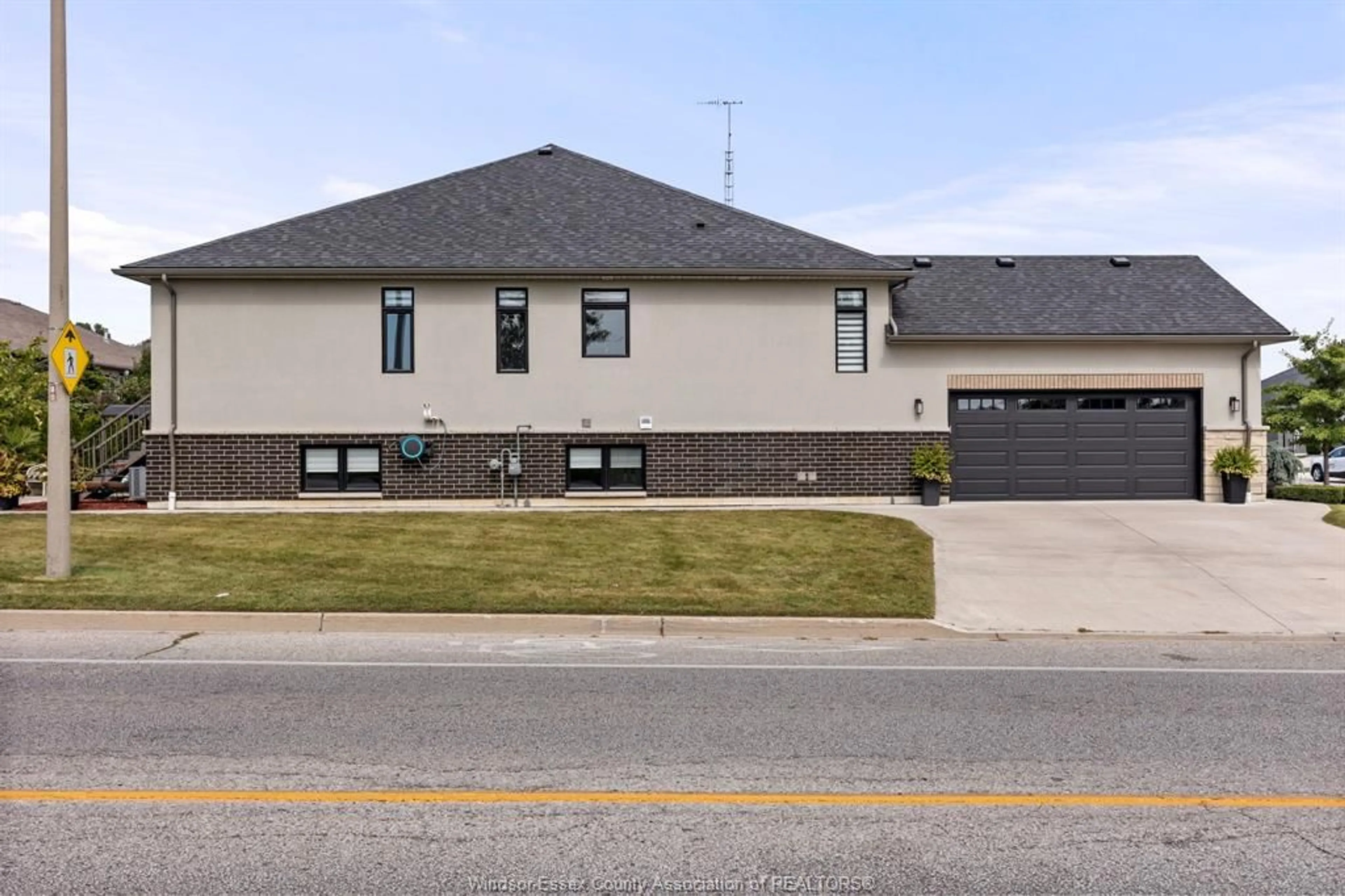 Unknown for 97 CAROLINA WOODS Cres, Leamington Ontario N8H 5N2