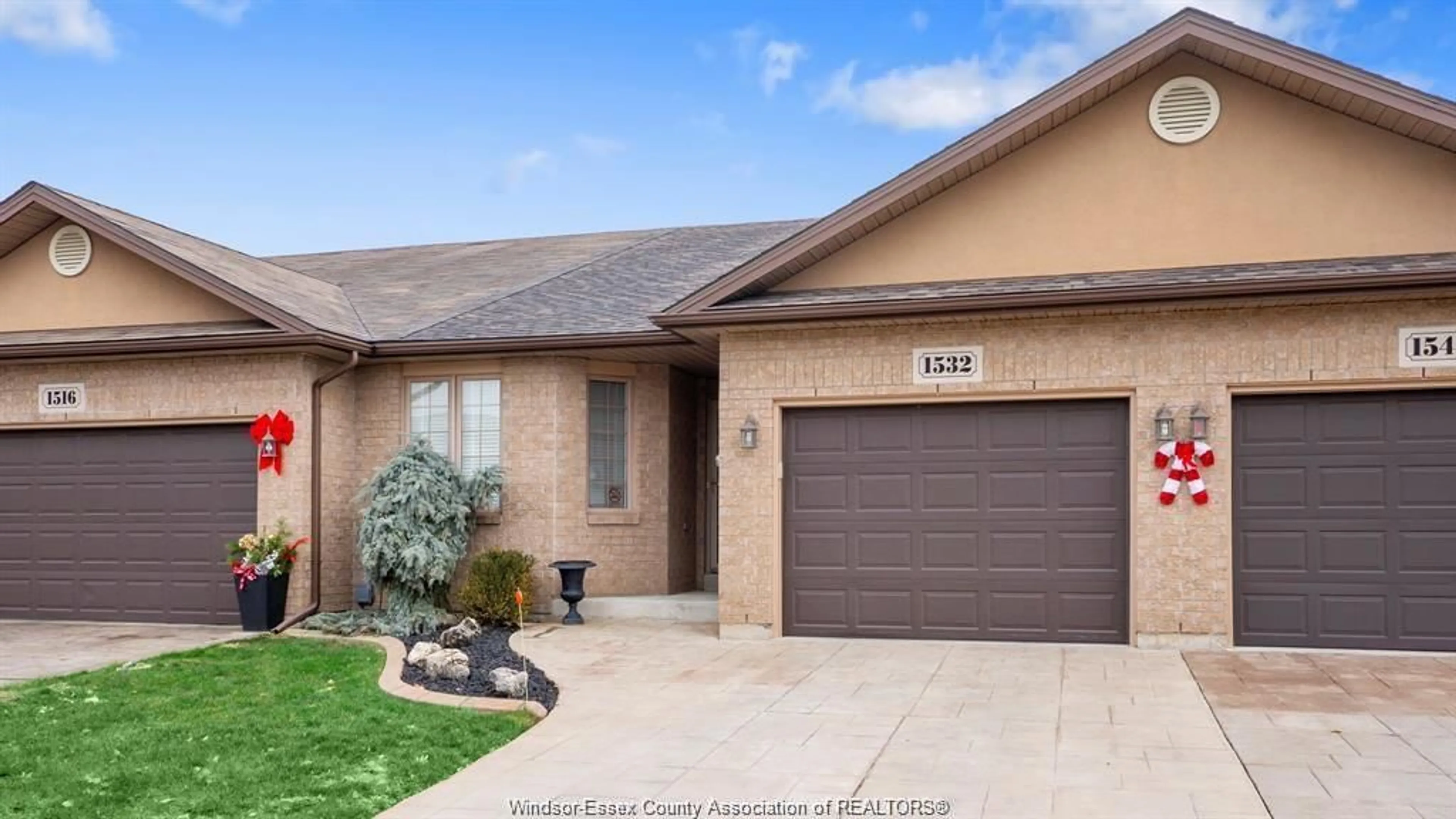 Home with brick exterior material, street for 1532 LUXURY Ave, Windsor Ontario N8P 1S7