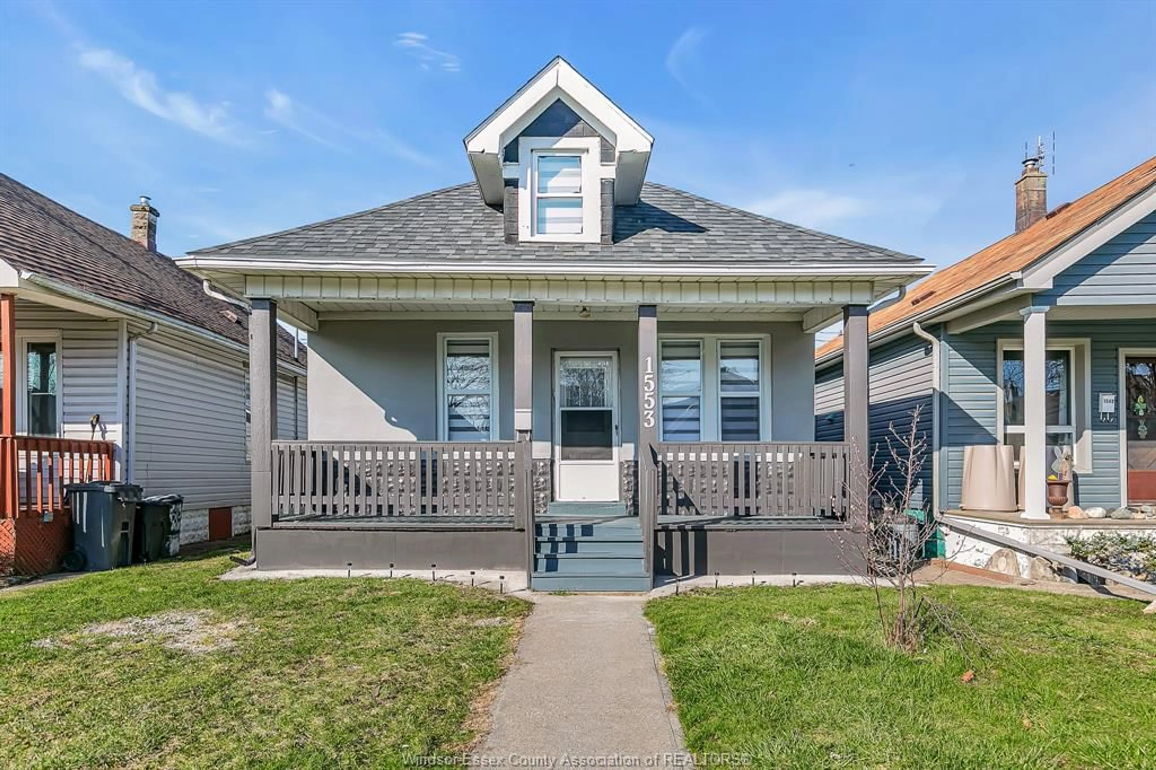 Home with vinyl exterior material, street for 1553 LILLIAN, Windsor Ontario N8X 4A9