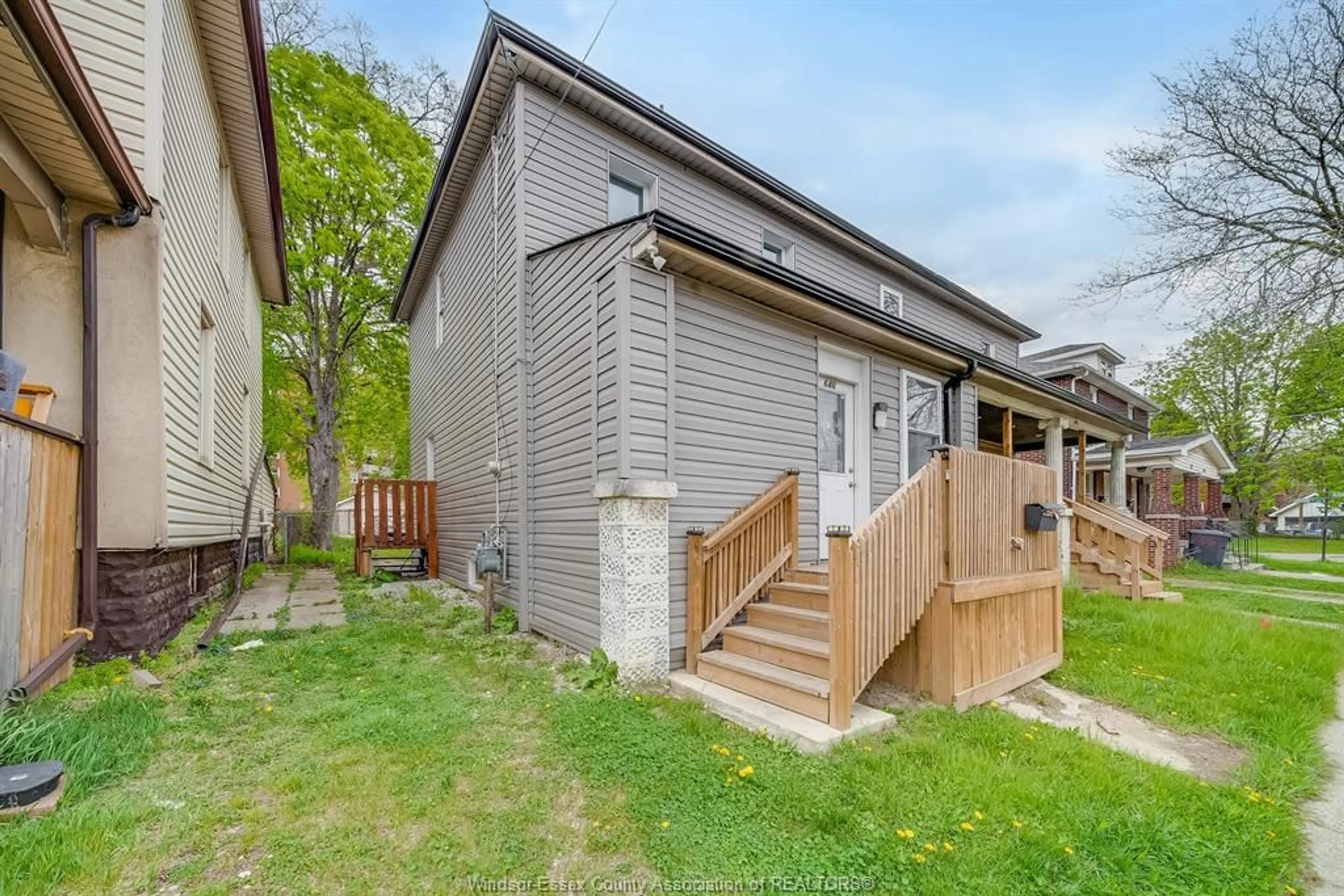 Unknown for 646 TOURNIER St, Windsor Ontario N9C 3H2