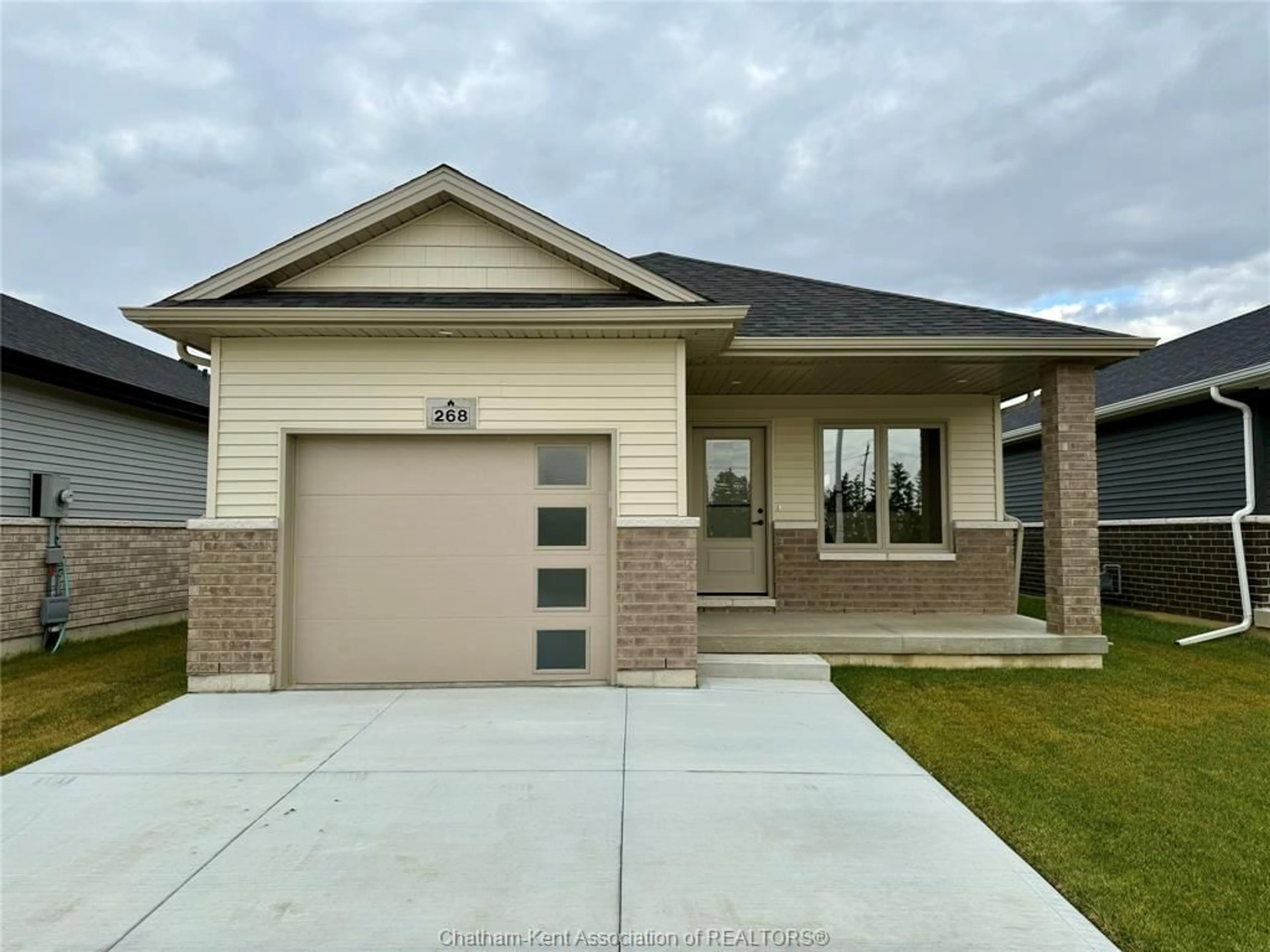 Home with brick exterior material, street for 220 IRONWOOD Trail, Chatham Ontario N7M 0V6