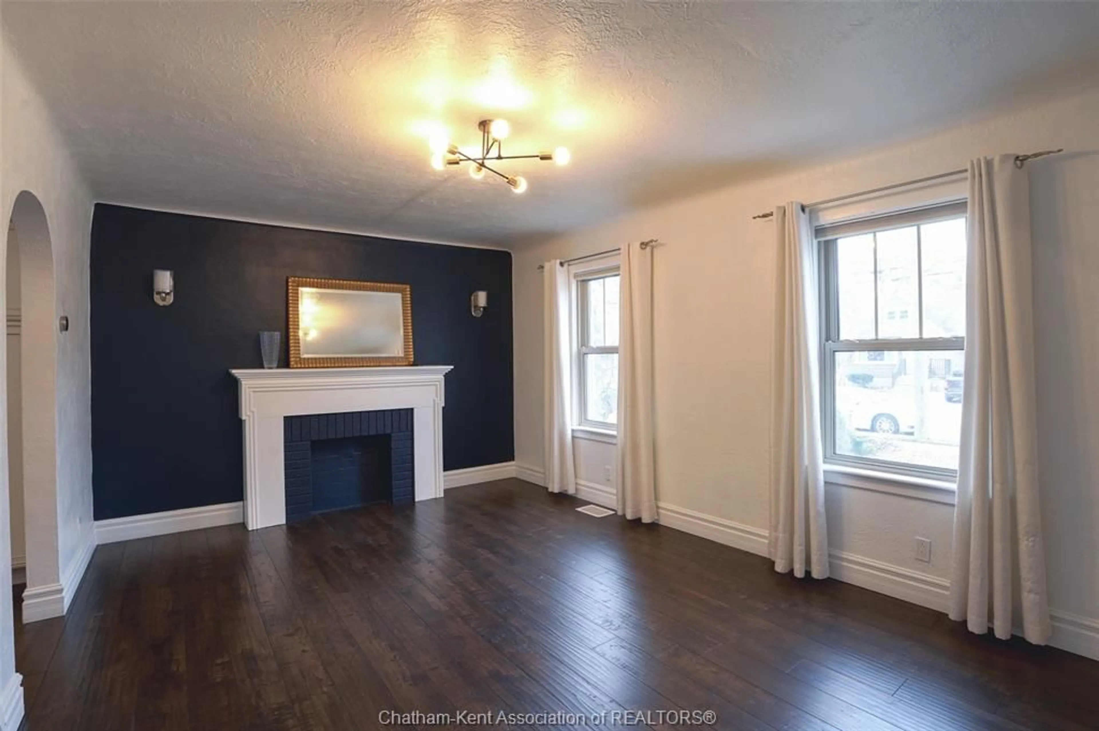 A pic of a room for 16 Buckingham Ave, Chatham Ontario N7M 3B4