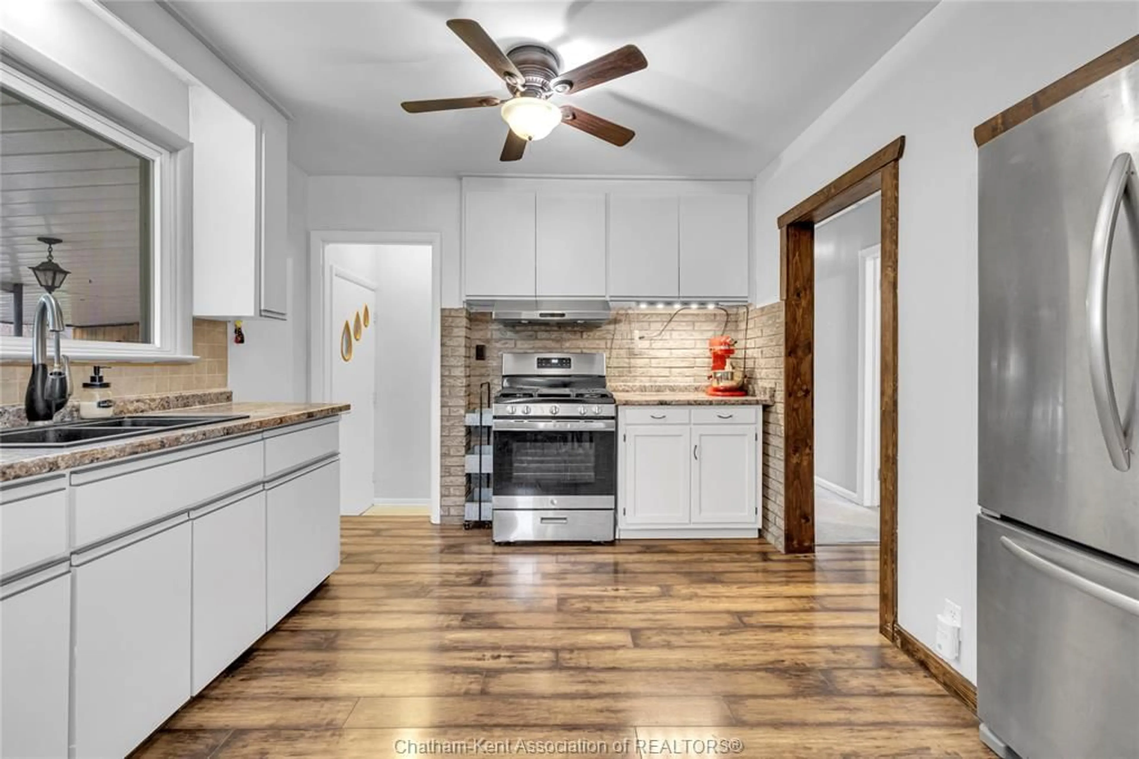 Open concept kitchen, unknown for 98 Canterbury St, Chatham Ontario N7L 3S7