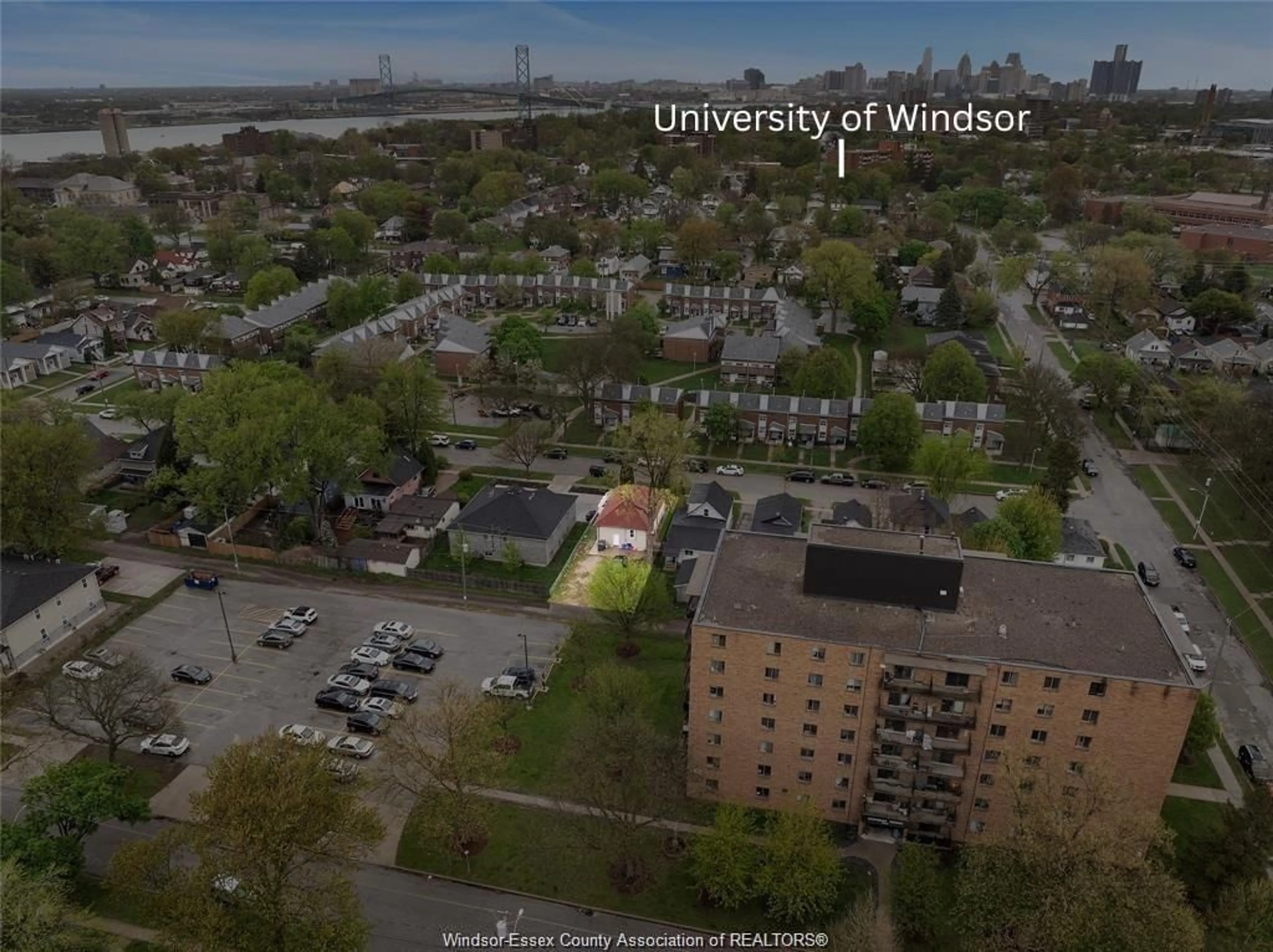 A pic from outside/outdoor area/front of a property/back of a property/a pic from drone, city buildings view from balcony for 609 St Joseph, Windsor Ontario N9C 3H3